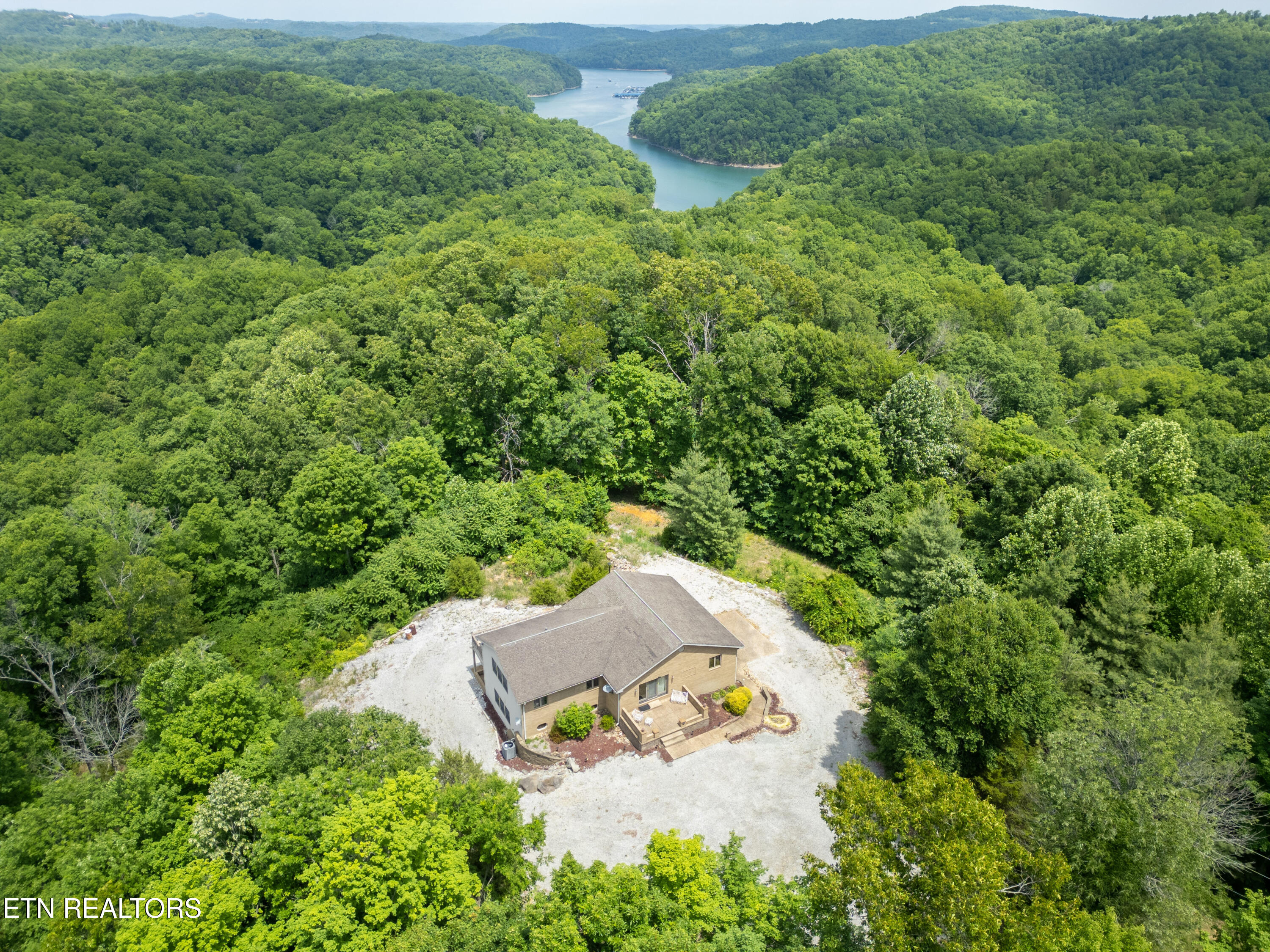 241 Hidden Cove Lane Allons TN 38541