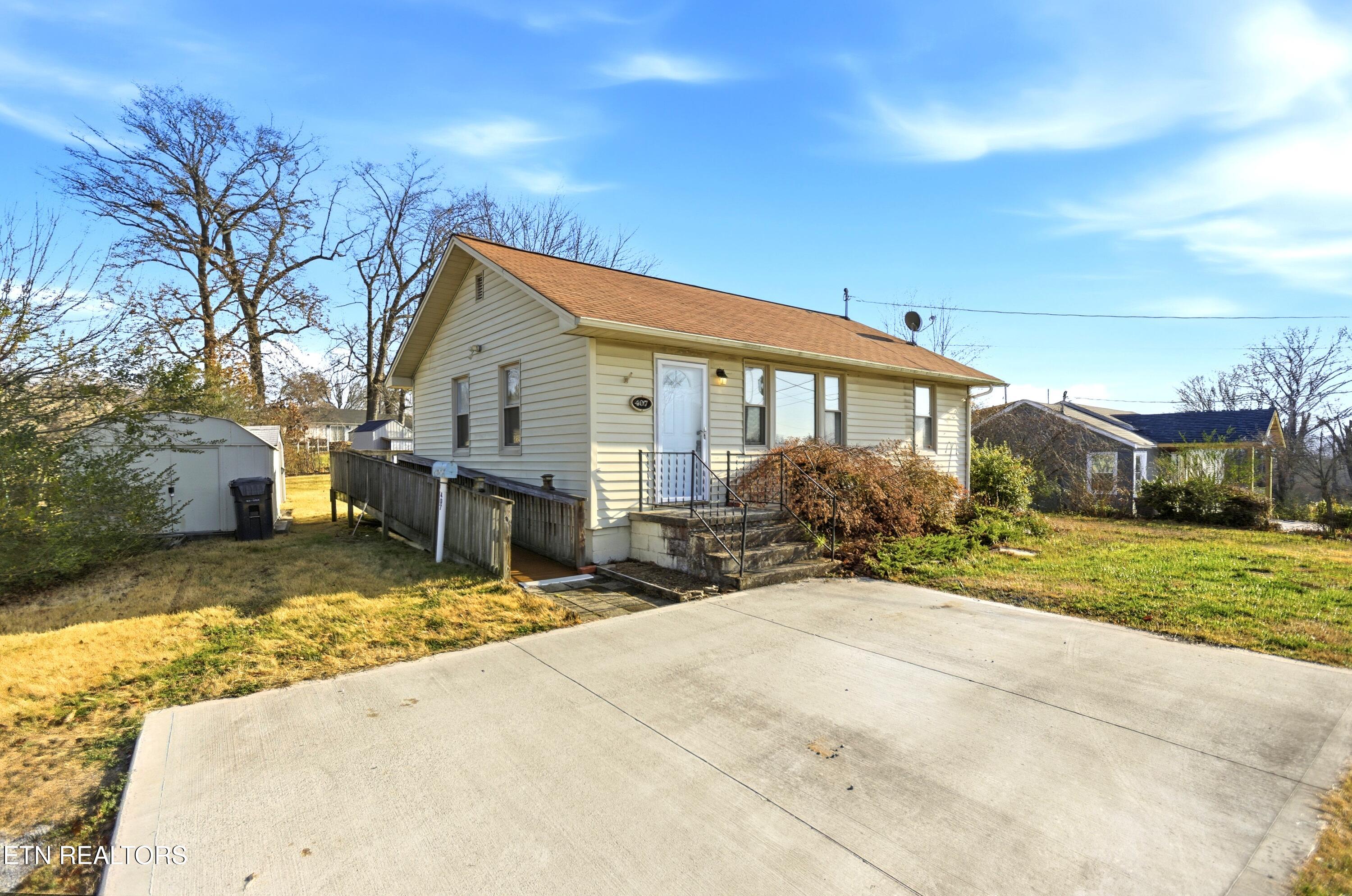 407 Oakcrest Road Knoxville TN 37912