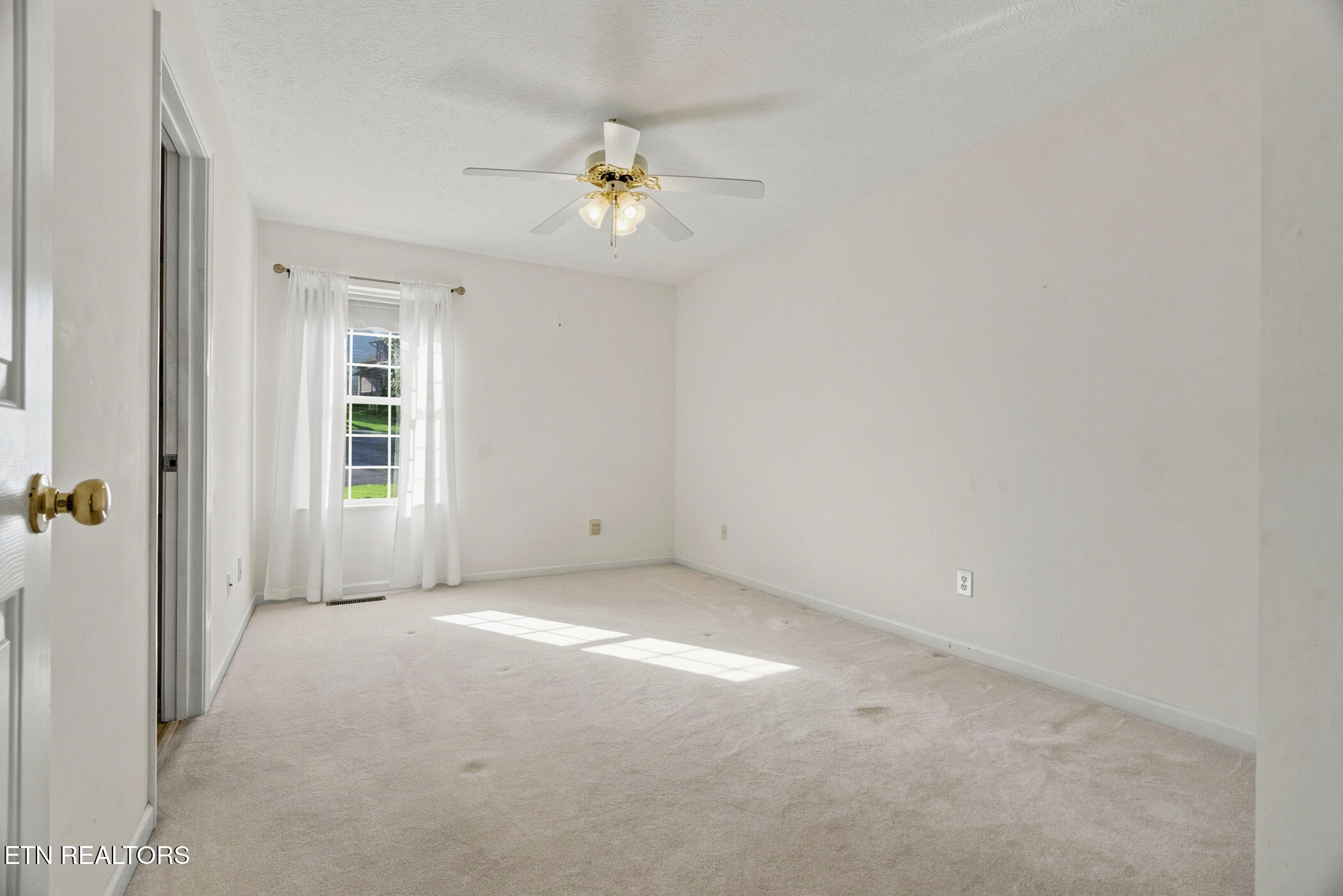 2903 Large Oak Lane Knoxville TN 37921