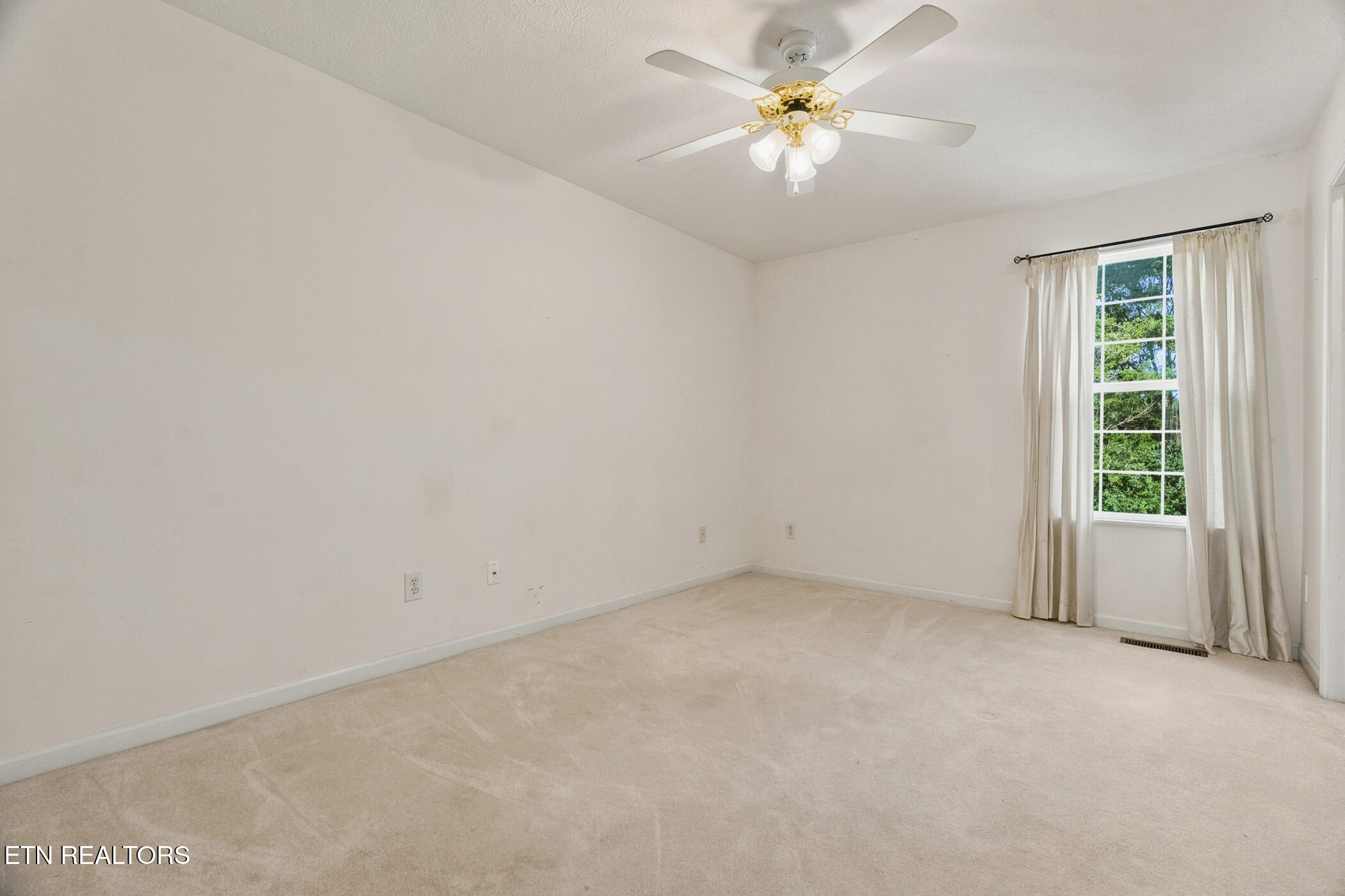 2903 Large Oak Lane Knoxville TN 37921