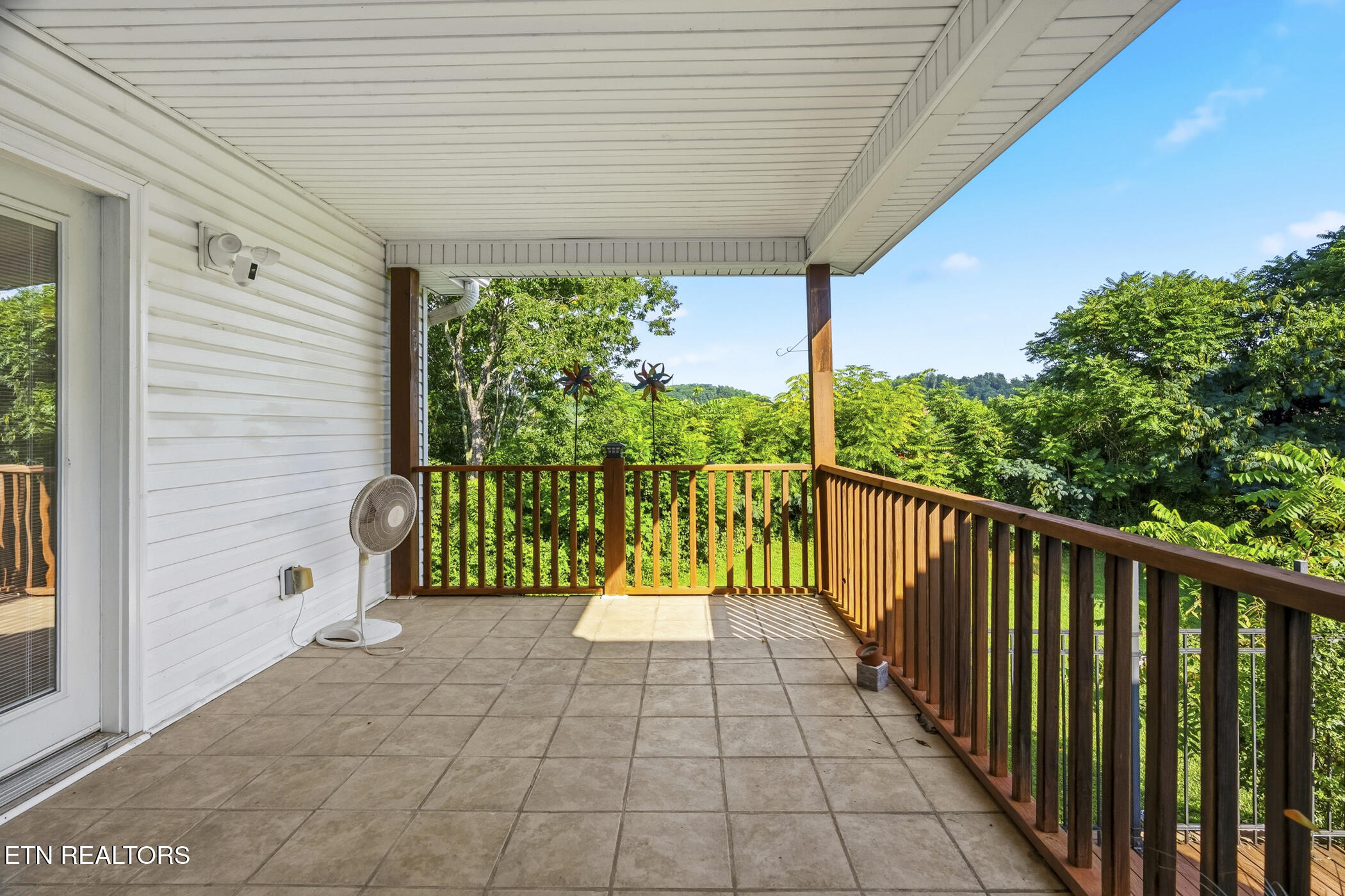 2903 Large Oak Lane Knoxville TN 37921
