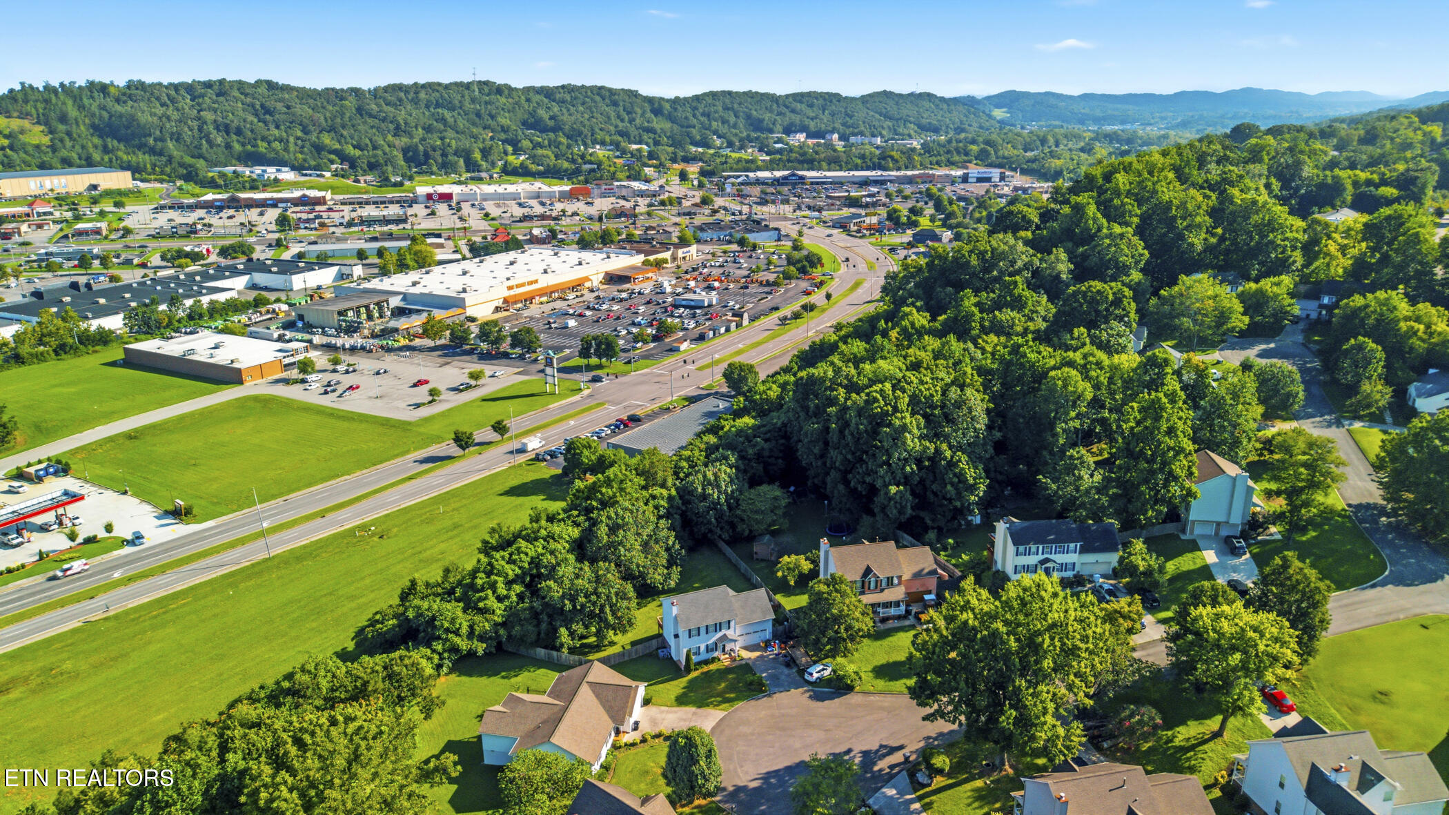 2903 Large Oak Lane Knoxville TN 37921