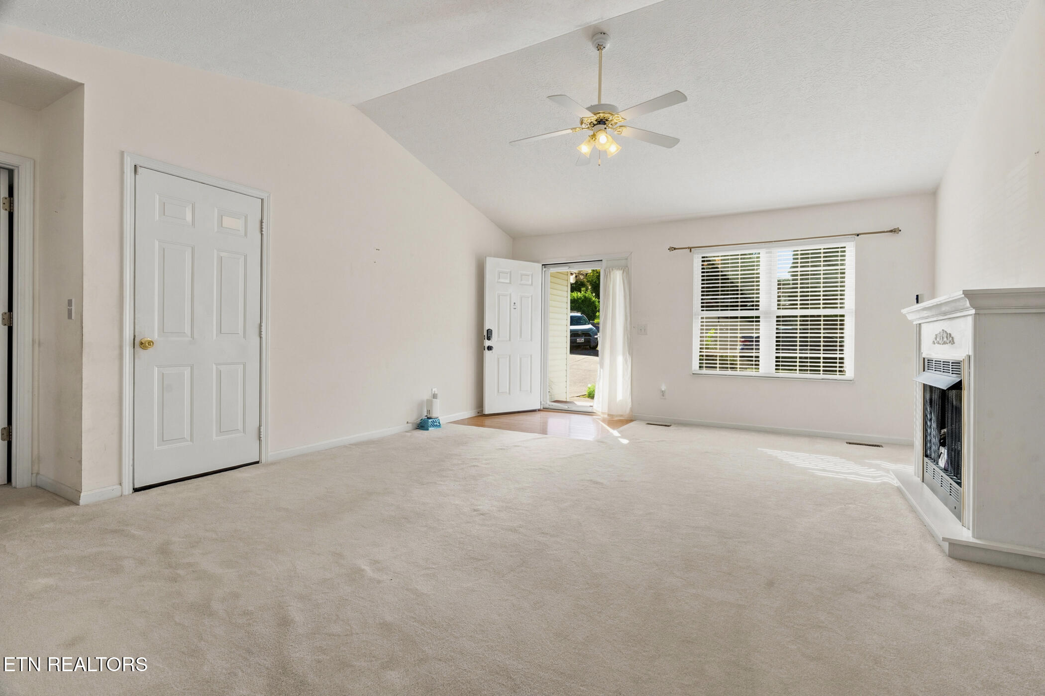 2903 Large Oak Lane Knoxville TN 37921