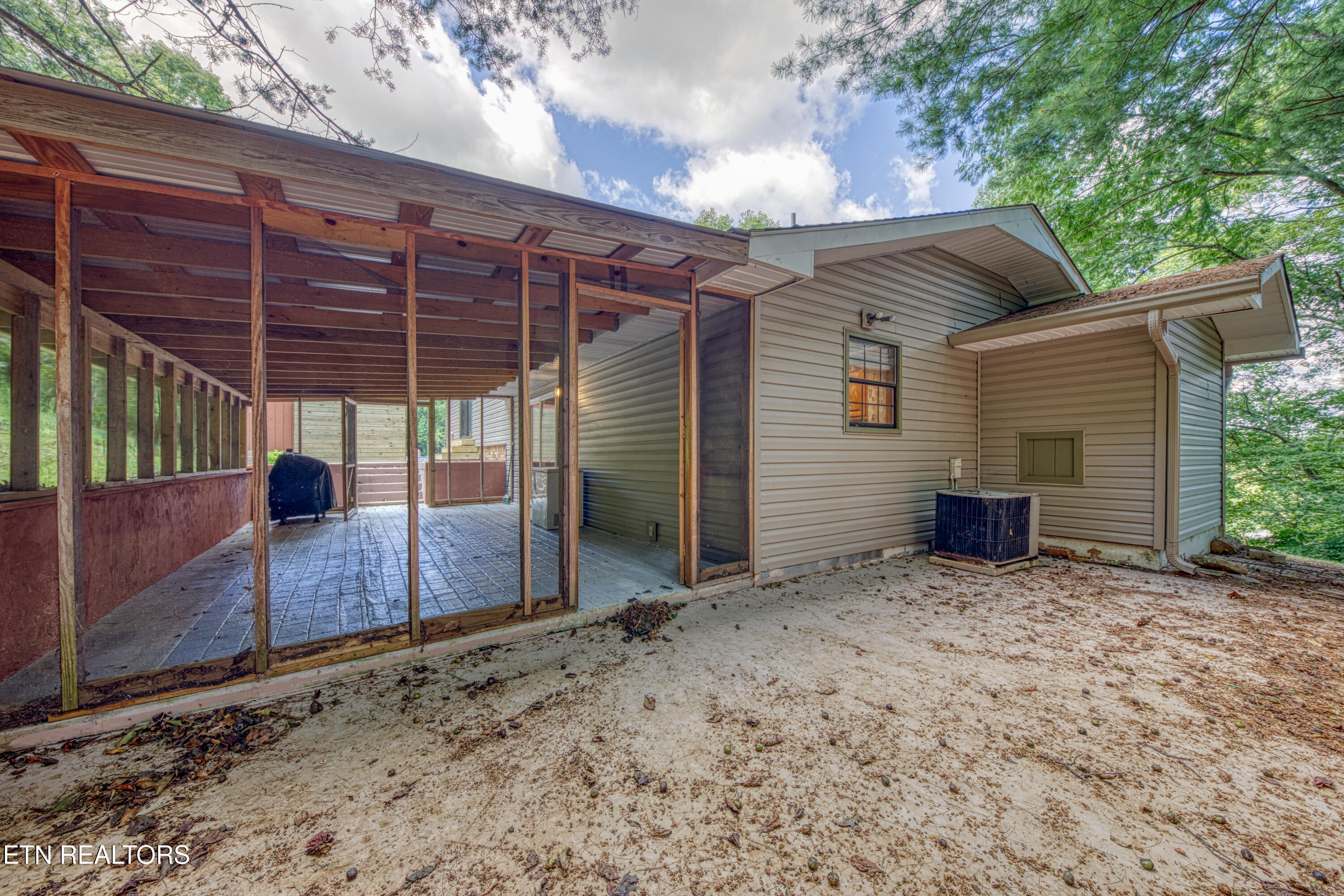 235 Hilltop Street Huntsville TN 37756