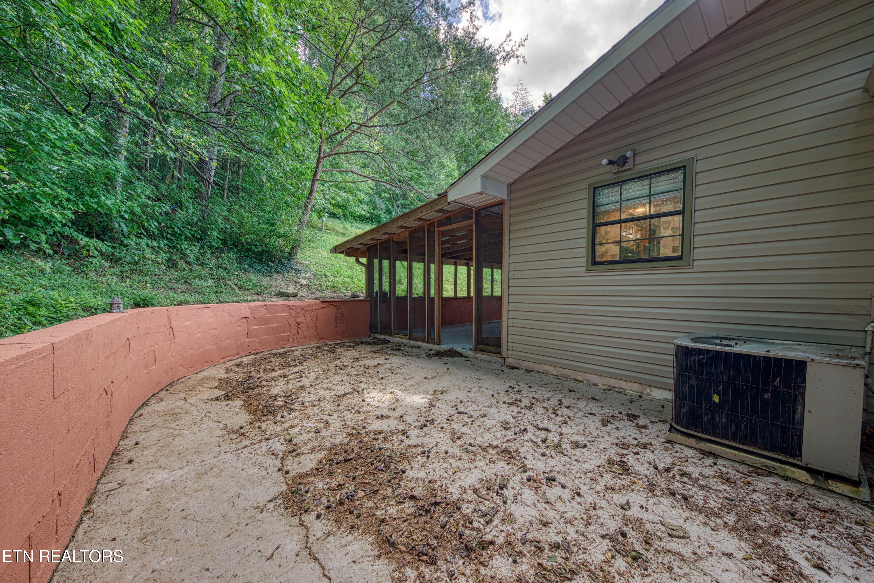 235 Hilltop Street Huntsville TN 37756