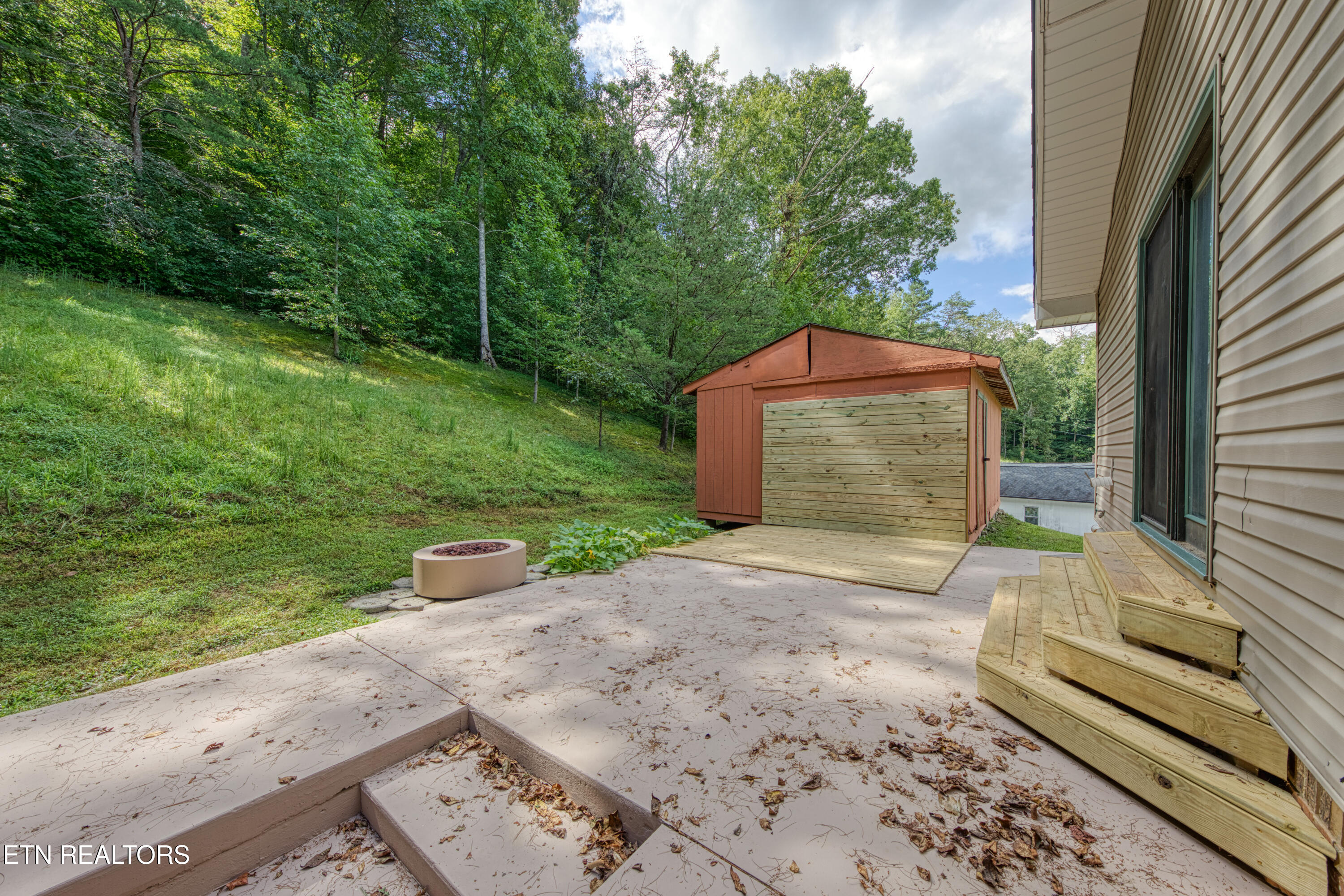 235 Hilltop Street Huntsville TN 37756