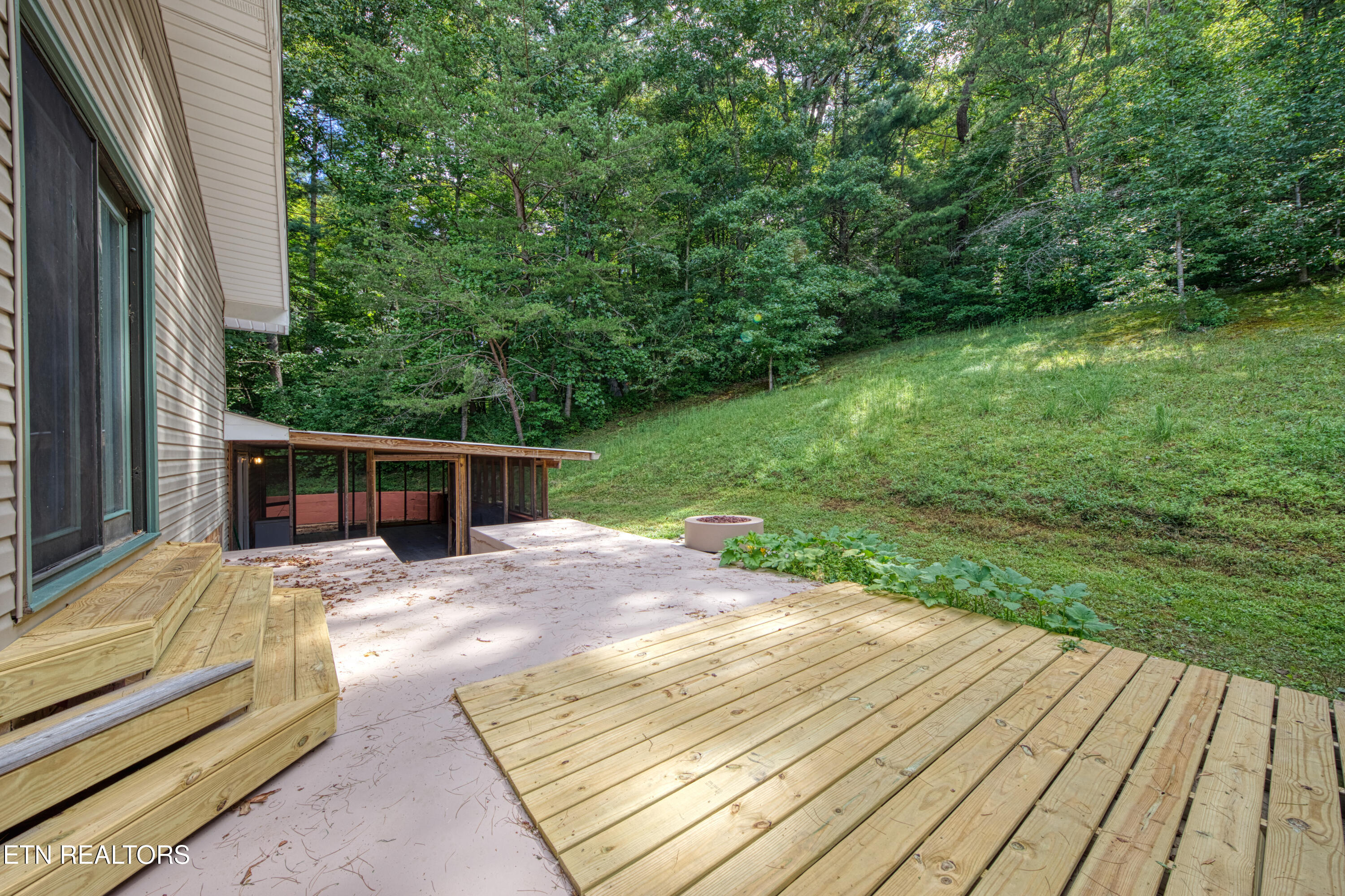 235 Hilltop Street Huntsville TN 37756