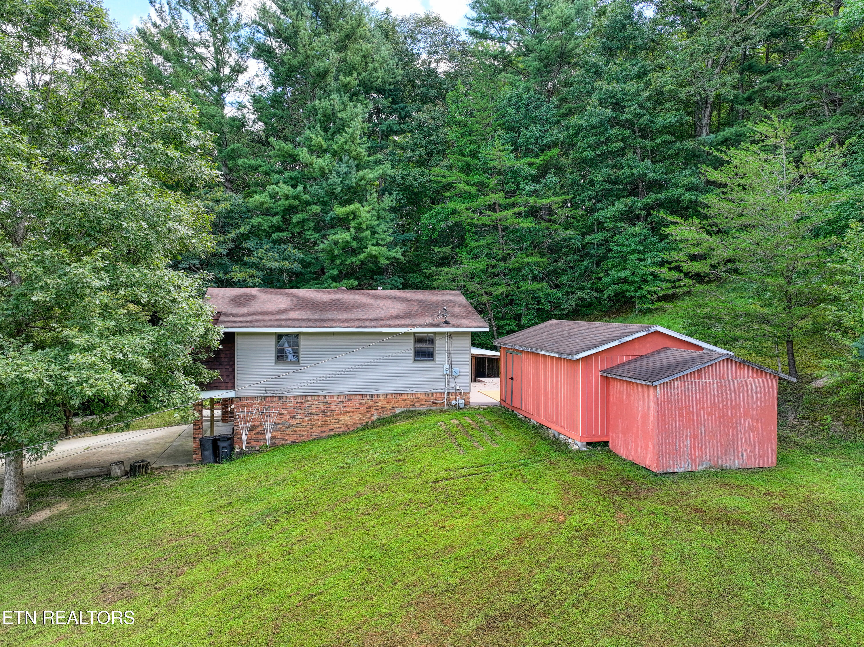235 Hilltop Street Huntsville TN 37756