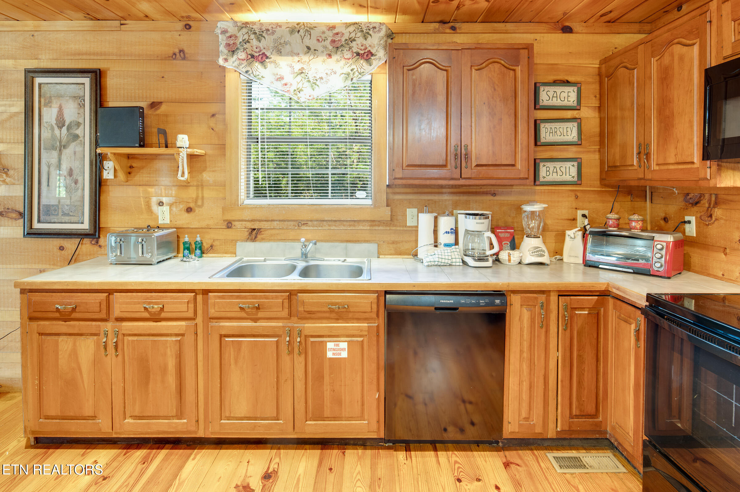 1433 Twin Rock Drive Sevierville TN 37862