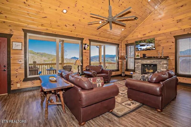 1740 Angela Starr Drive Sevierville TN 37876