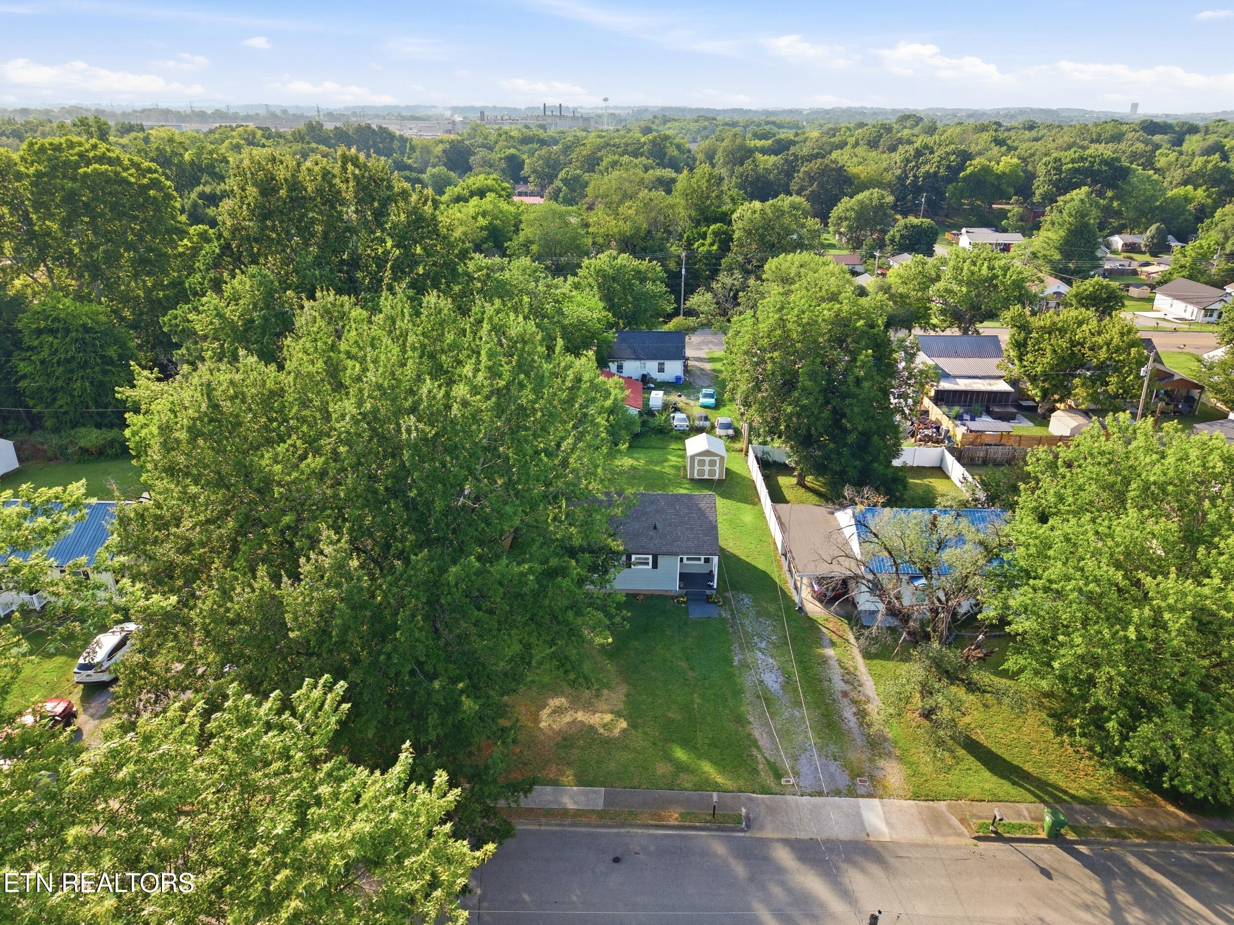 1613 Madison Avenue Maryville TN 37804