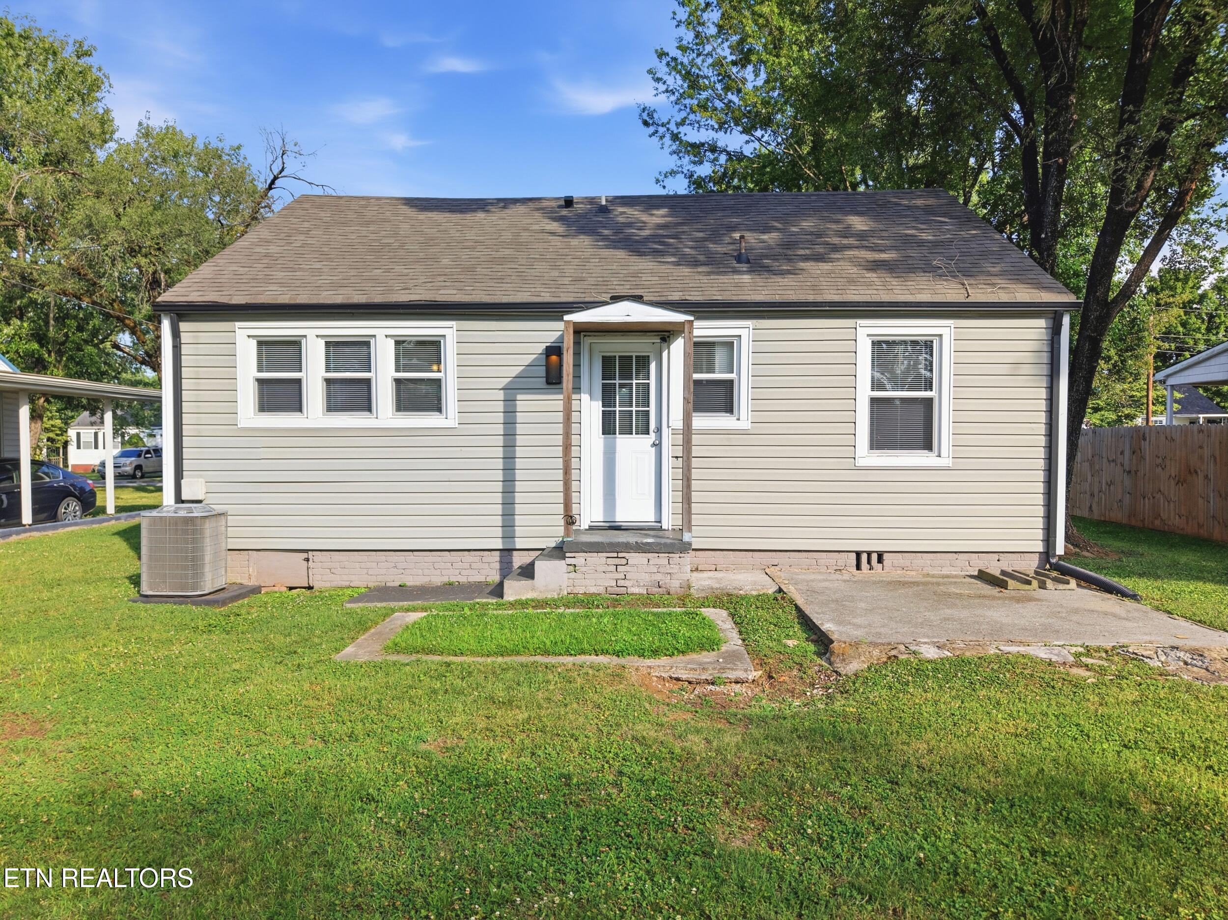 1613 Madison Avenue Maryville TN 37804