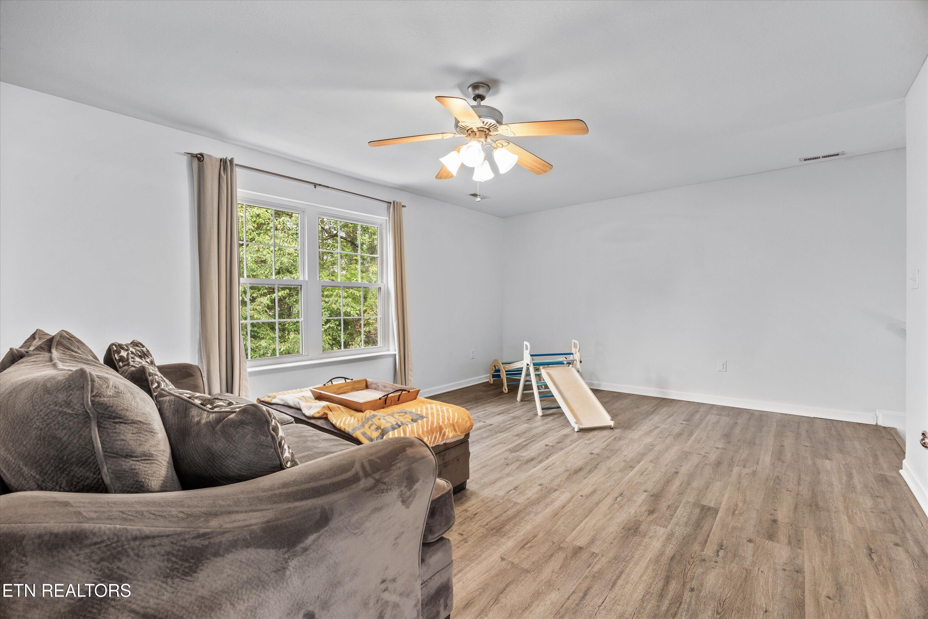 113 Settlers Drive Clinton TN 37716