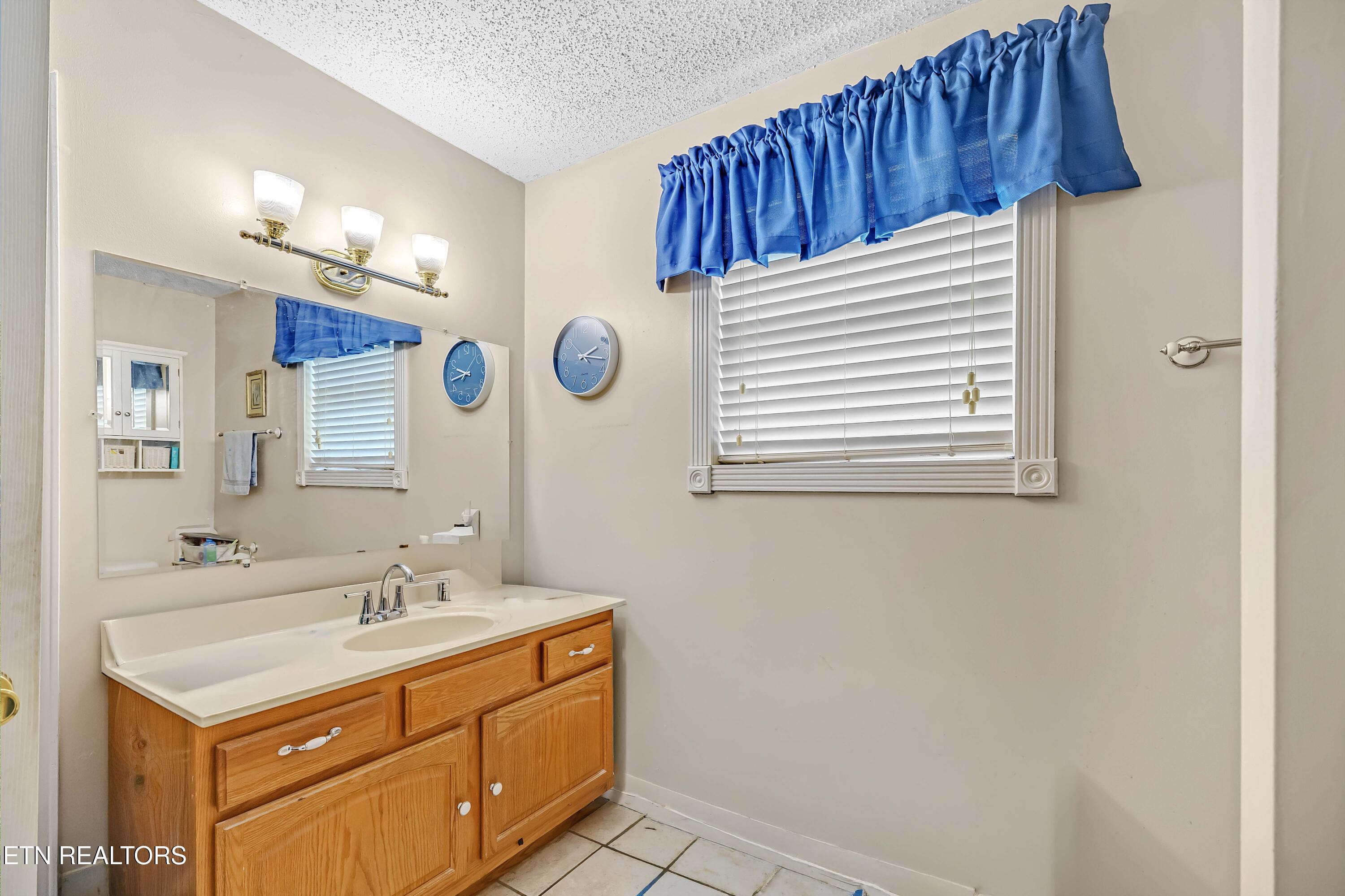 958 W Hunt Road Alcoa TN 37701