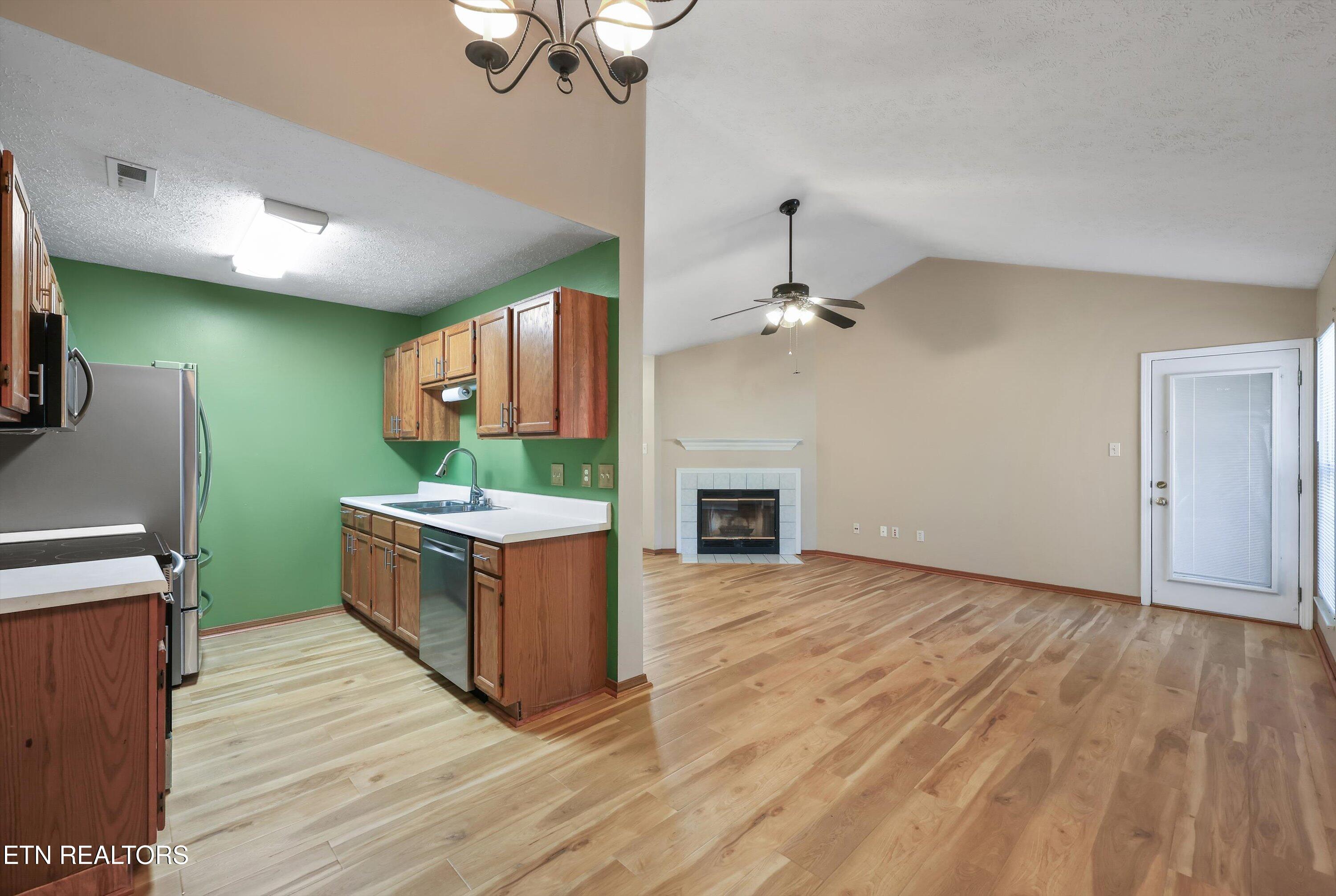 2700 Glacier Way Knoxville TN 37924