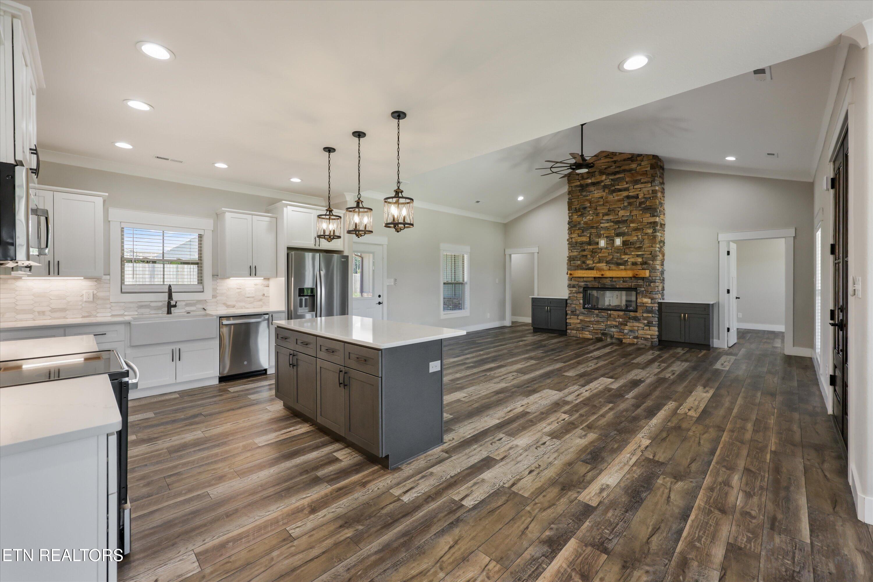 849 Pinebrooke Drive Maryville TN 37801