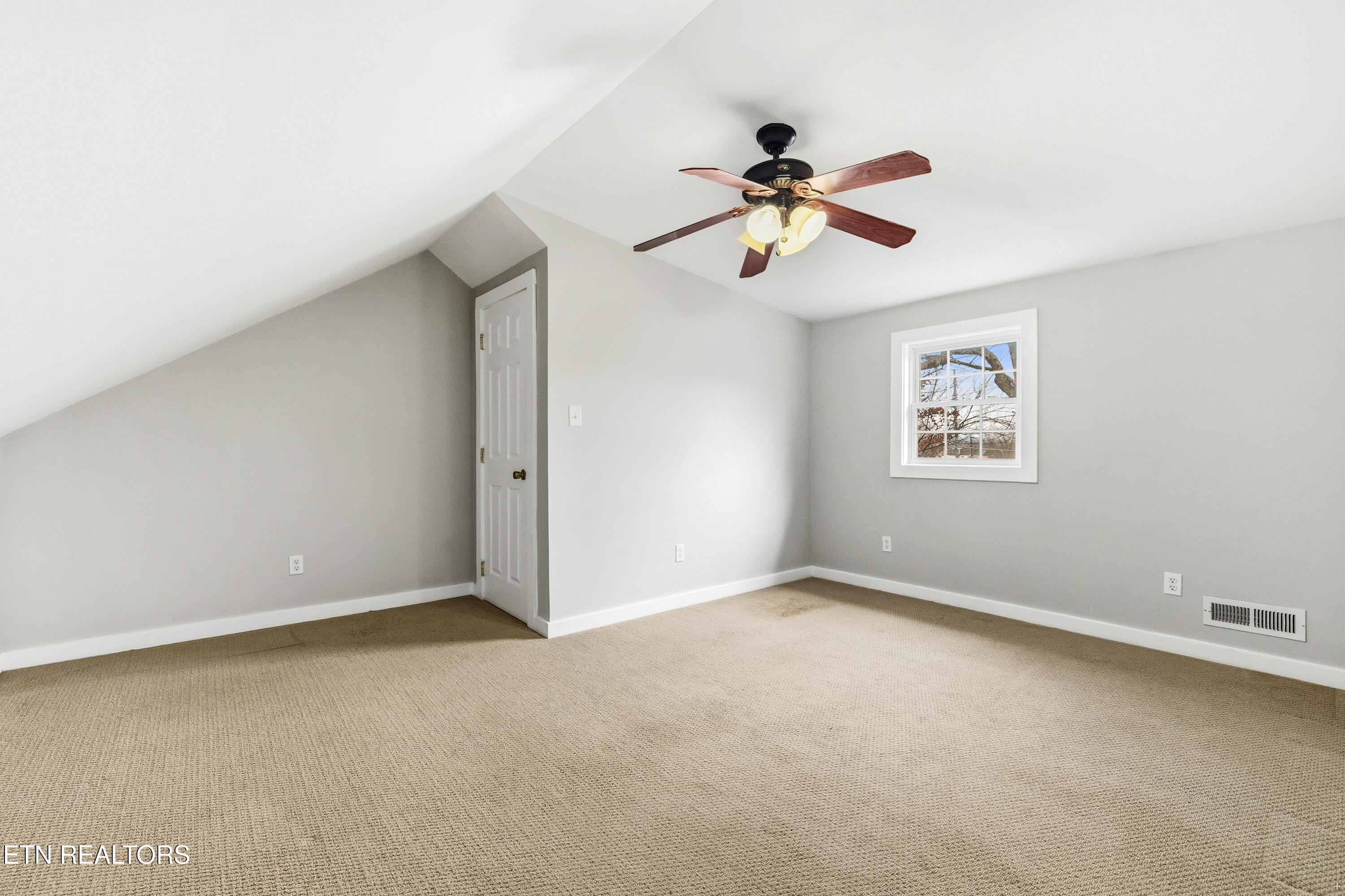 2520 W Beaver Creek Drive Powell TN 37849
