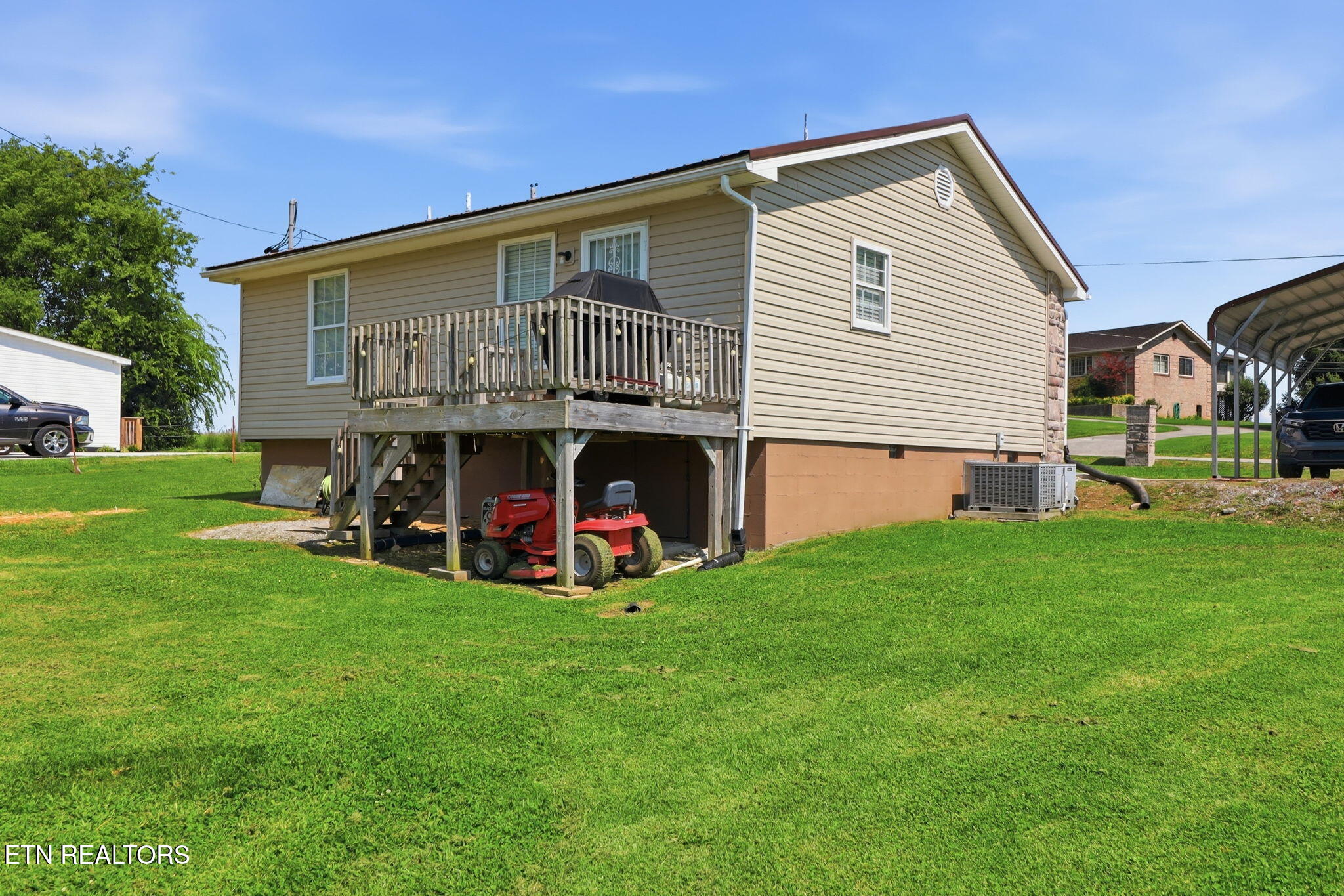 293 E Watkins Road Loudon TN 37774