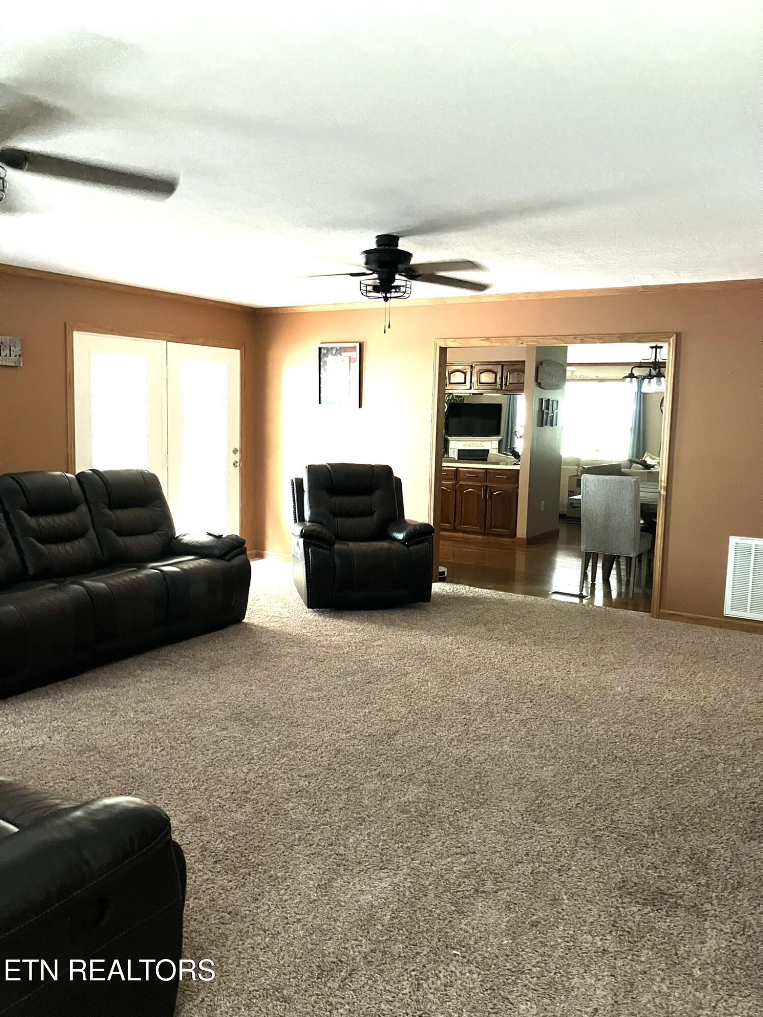 2712 Tinchtown Road Jamestown TN 38556