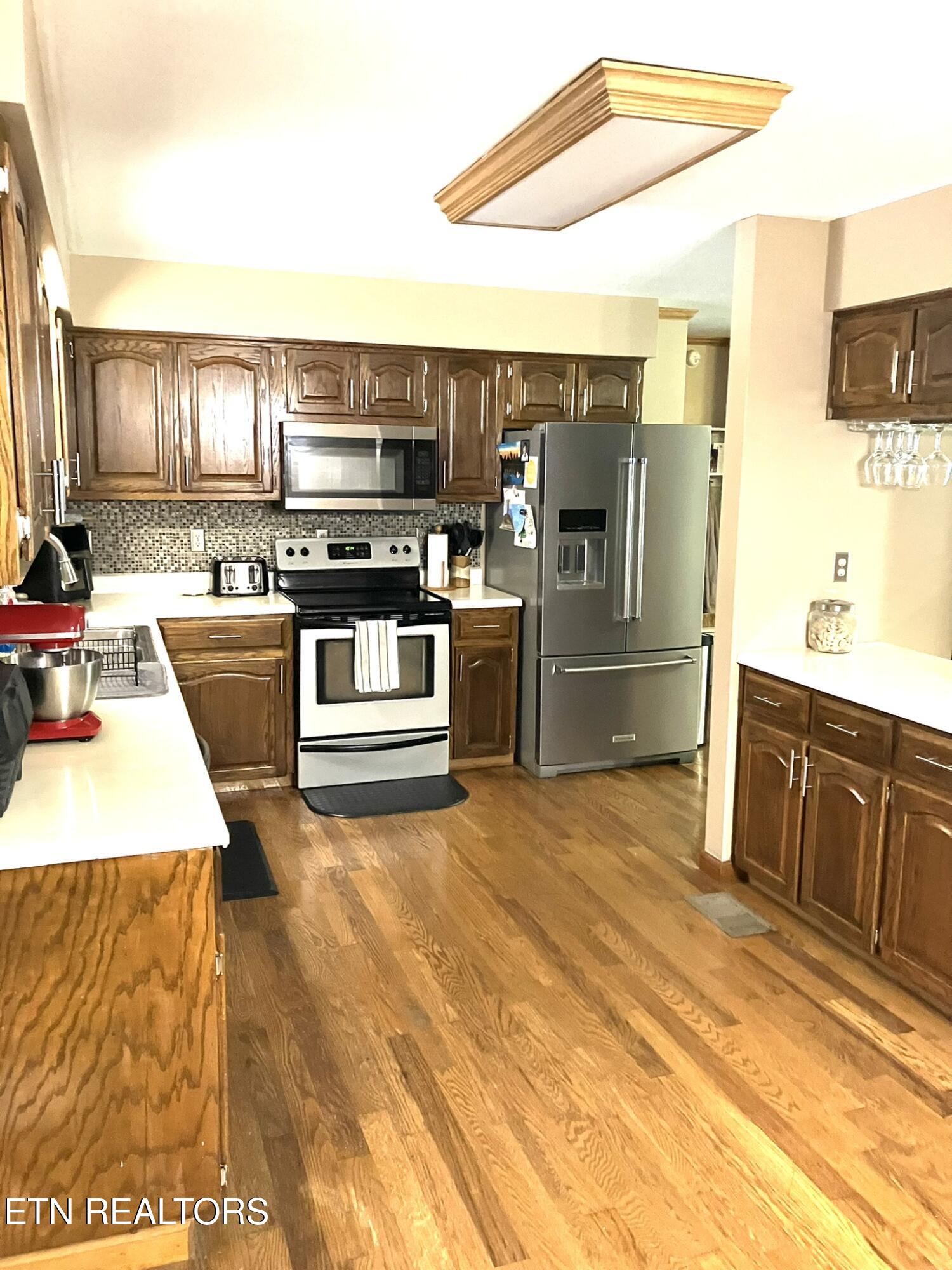 2712 Tinchtown Road Jamestown TN 38556