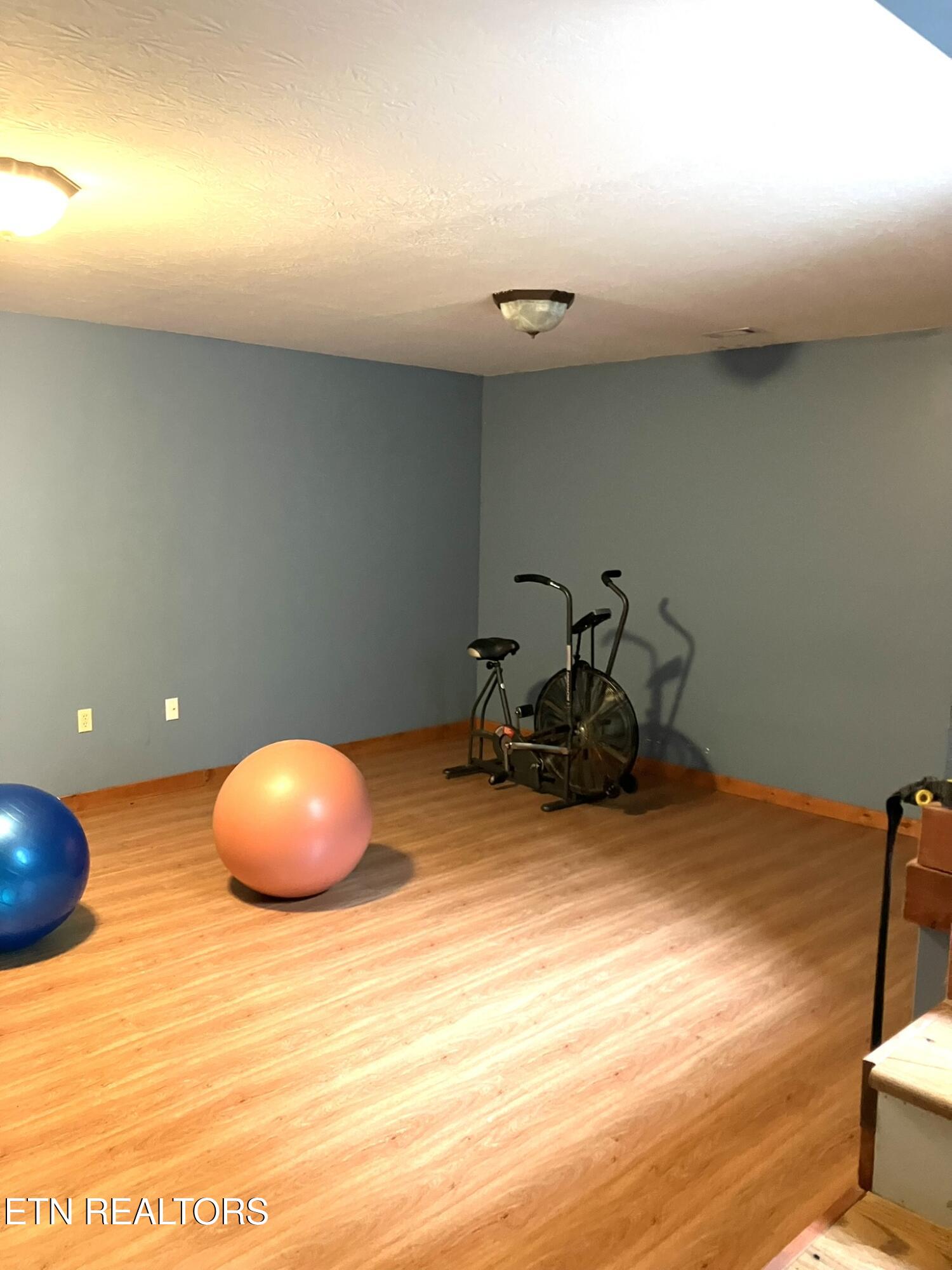 2712 Tinchtown Road Jamestown TN 38556