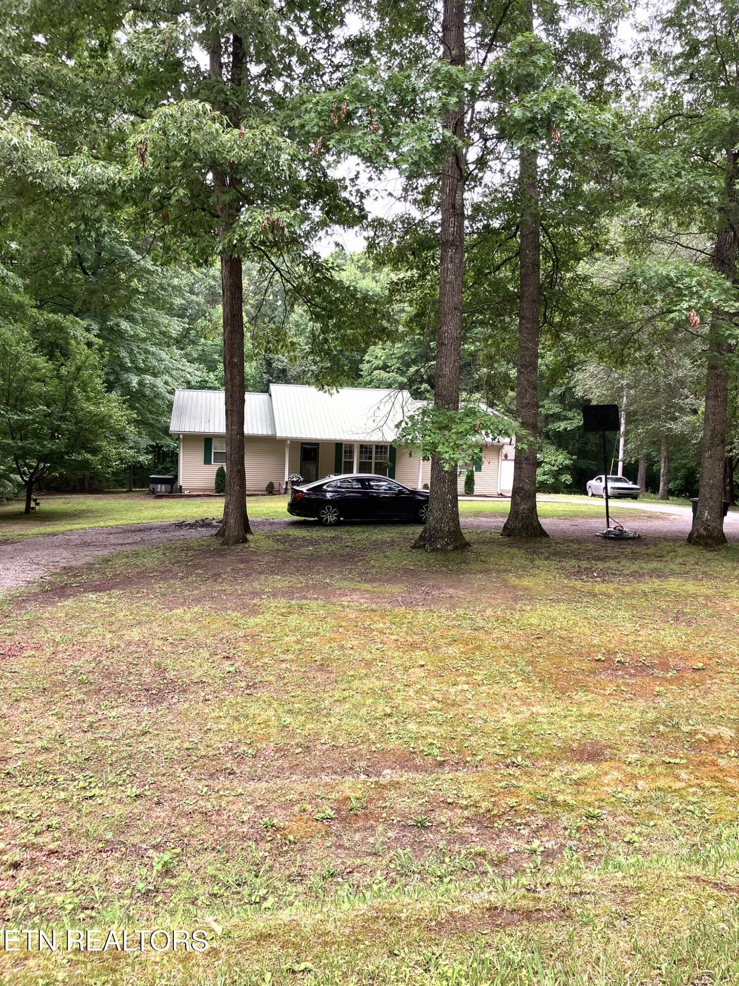 2712 Tinchtown Road Jamestown TN 38556