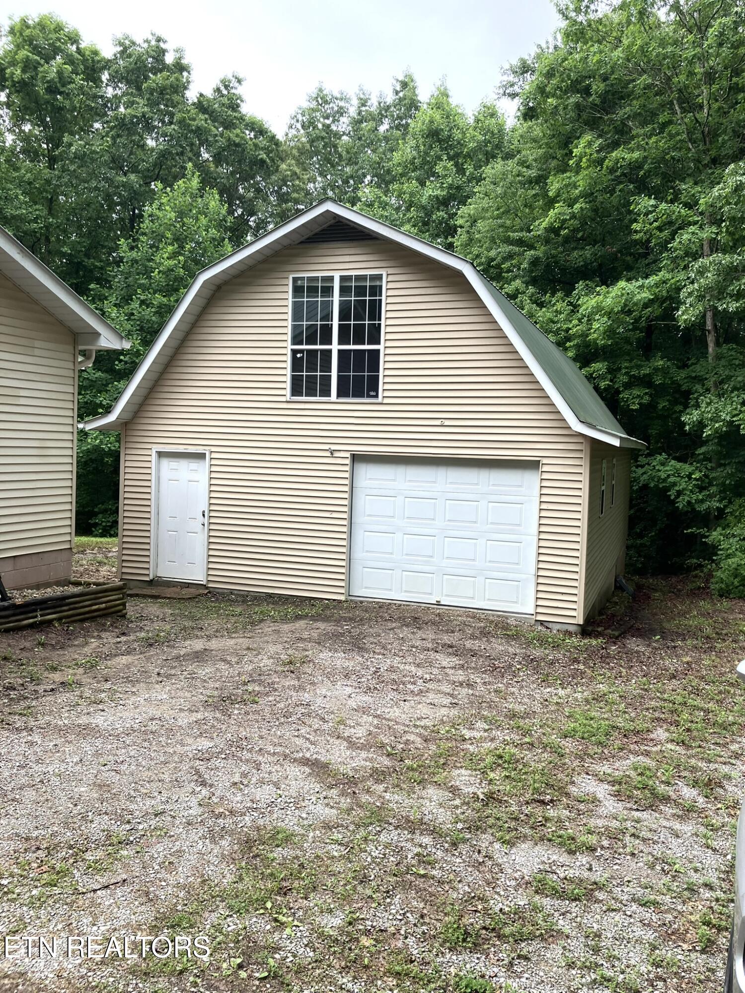 2712 Tinchtown Road Jamestown TN 38556