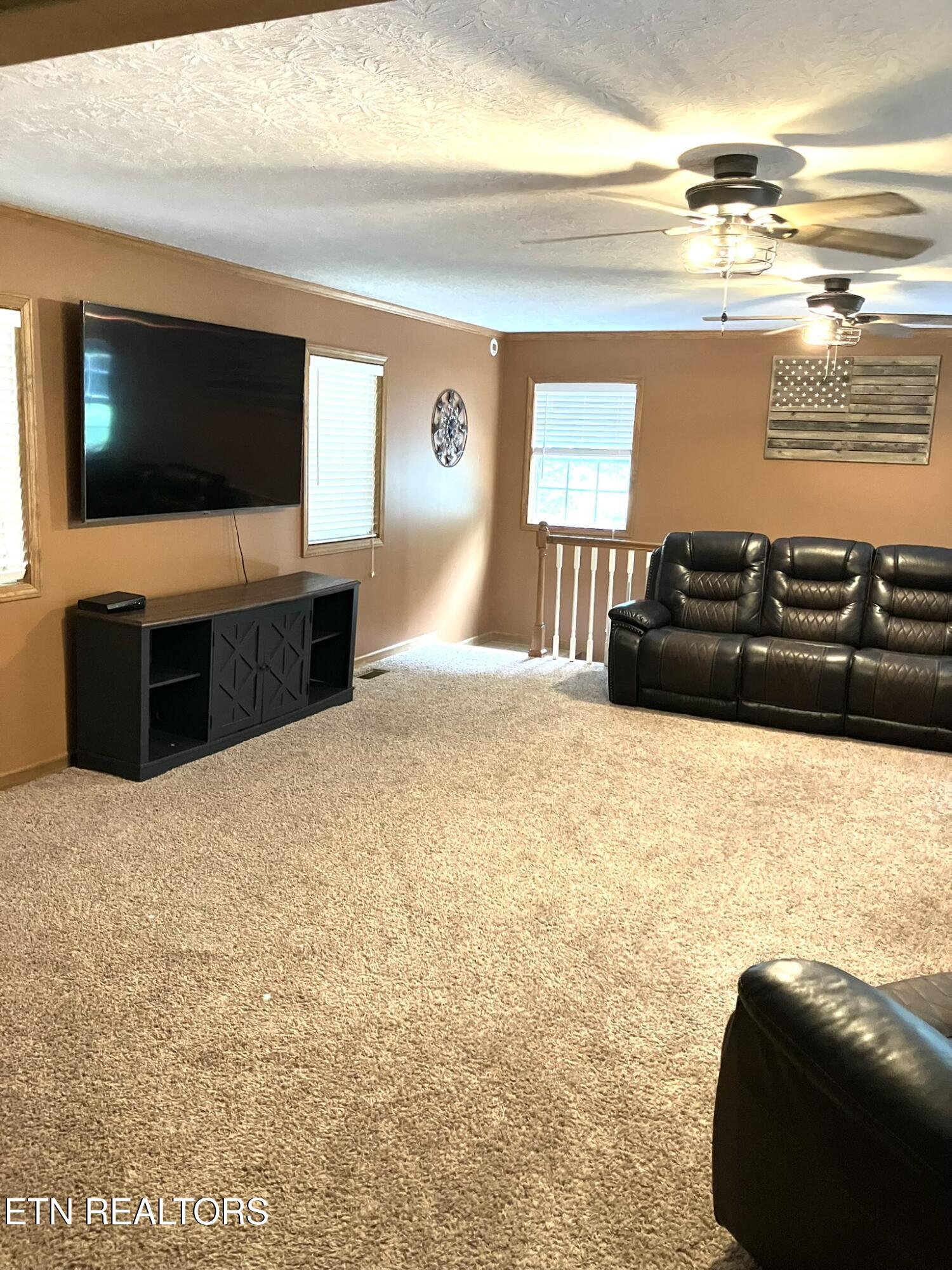 2712 Tinchtown Road Jamestown TN 38556