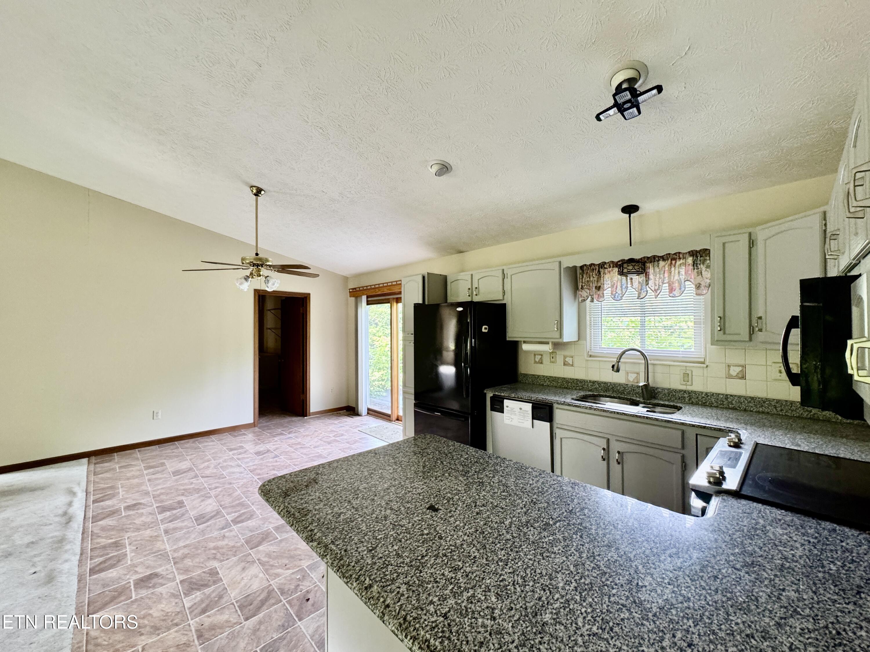 529 Peanut Road Parrottsville TN 37843