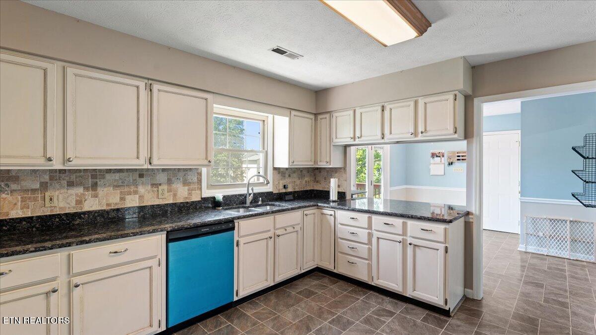 8028 Landon Park Way Powell TN 37849