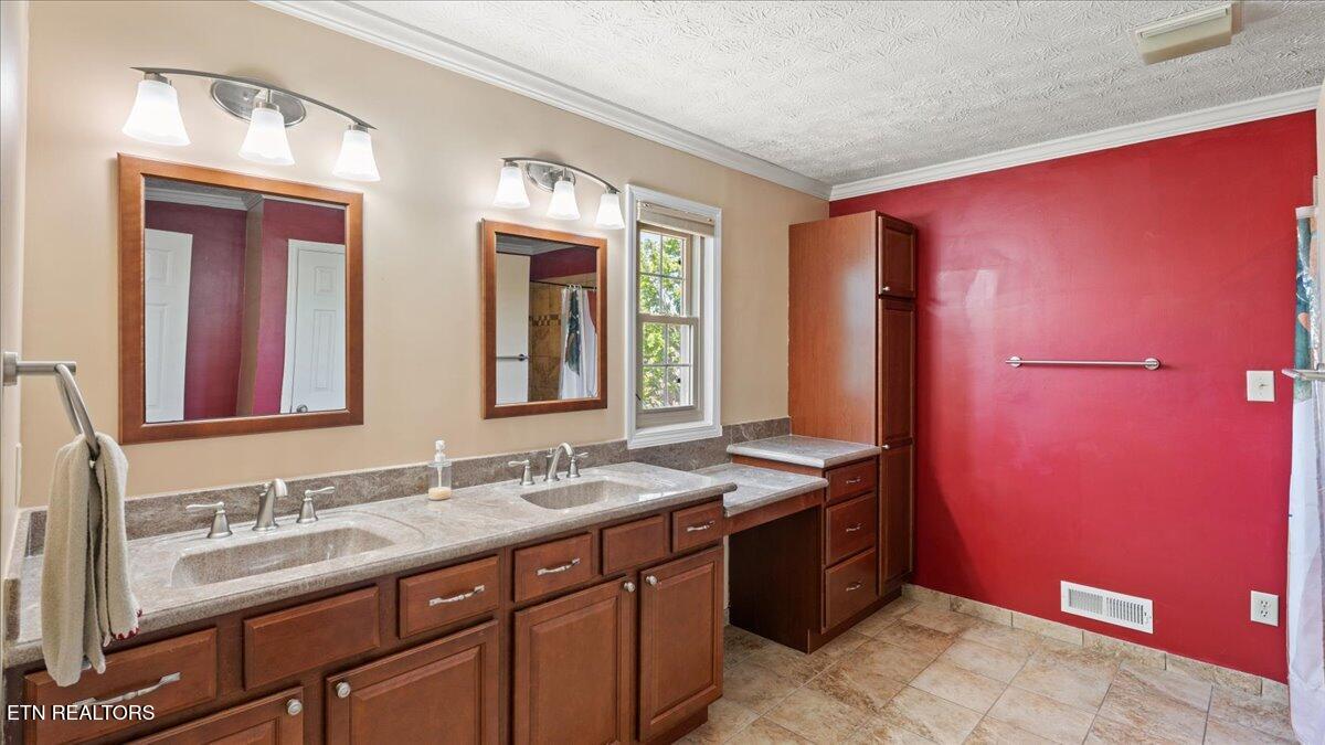 8028 Landon Park Way Powell TN 37849
