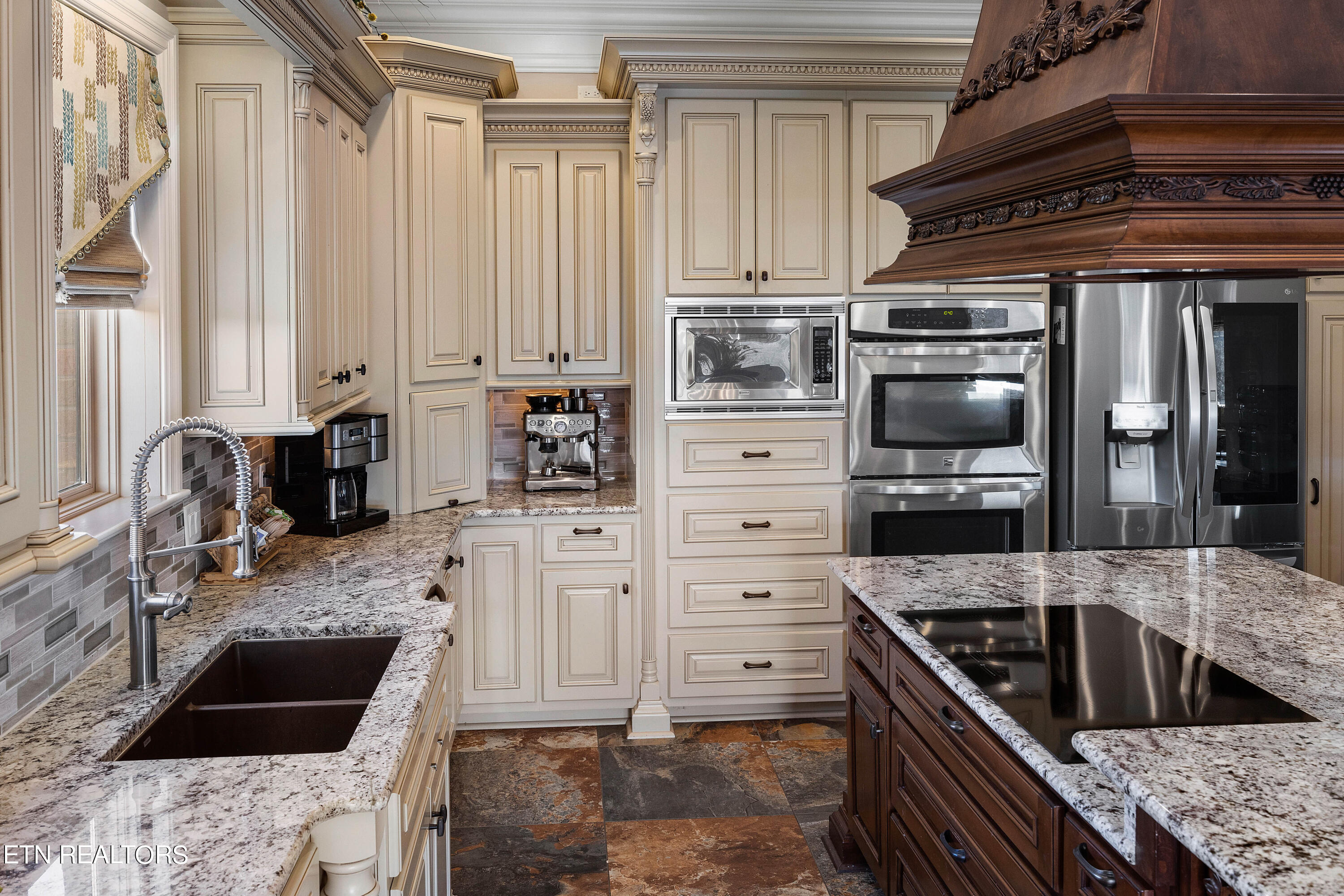 1919 Legend View Court Sevierville TN 37862