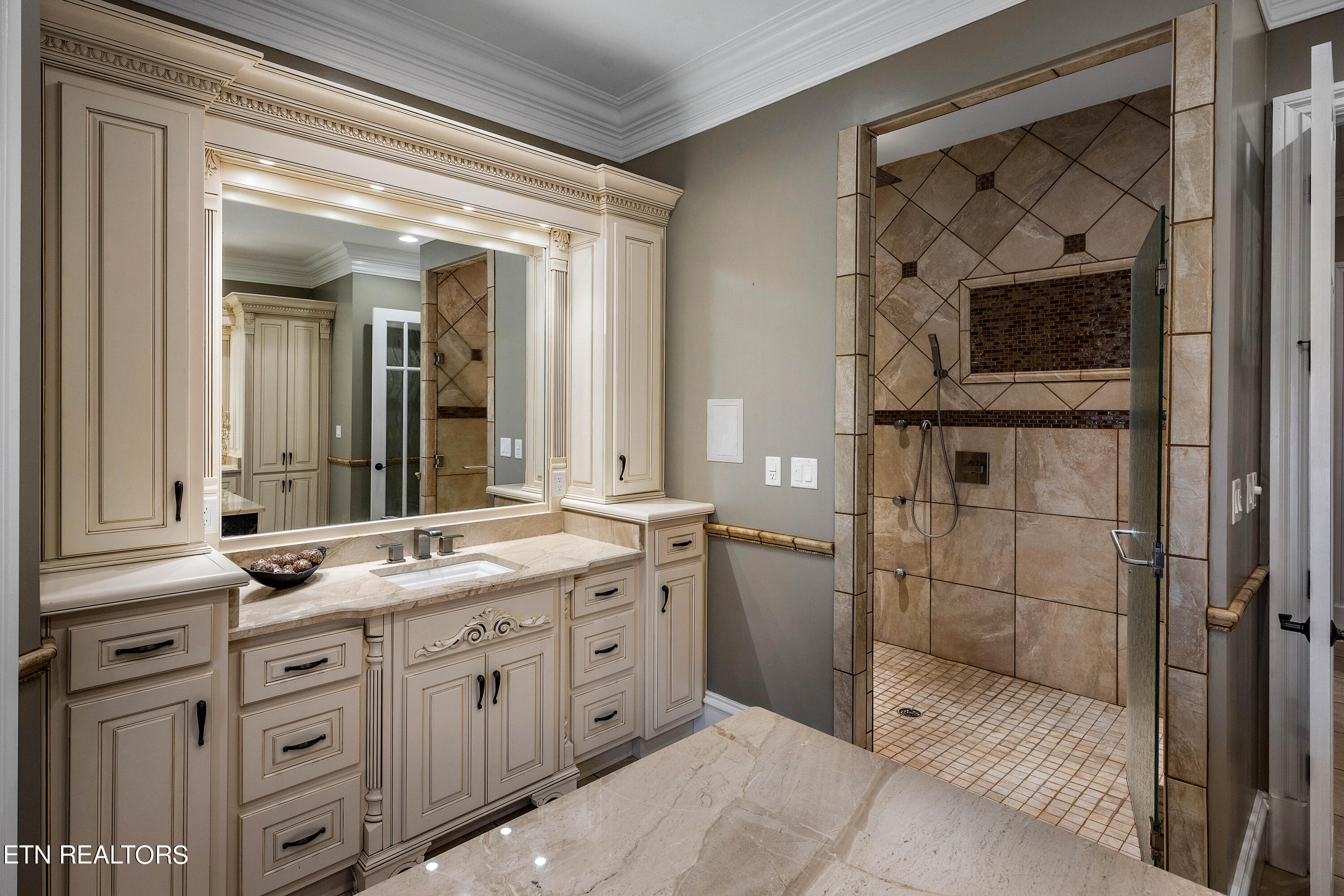1919 Legend View Court Sevierville TN 37862