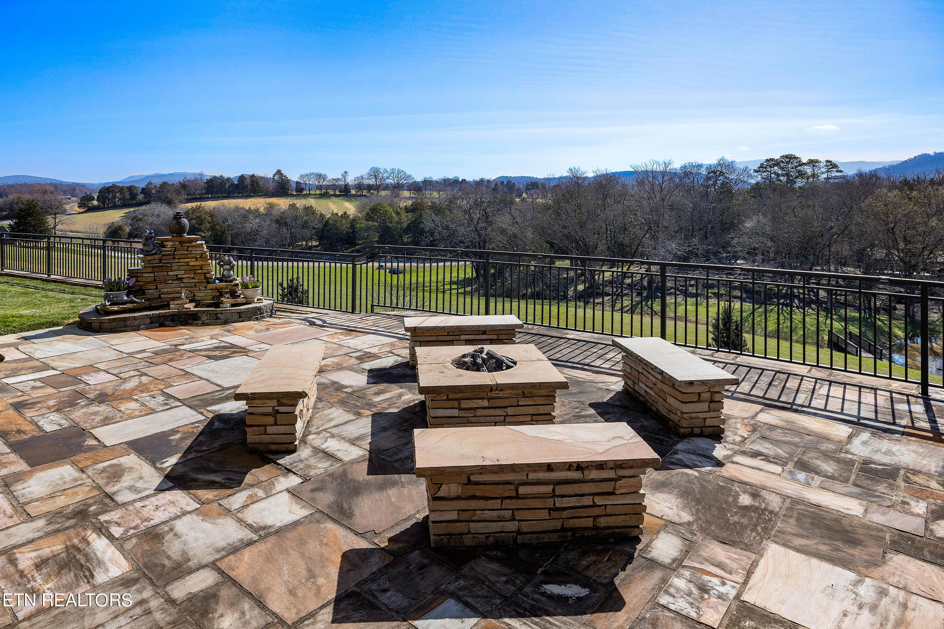 1919 Legend View Court Sevierville TN 37862