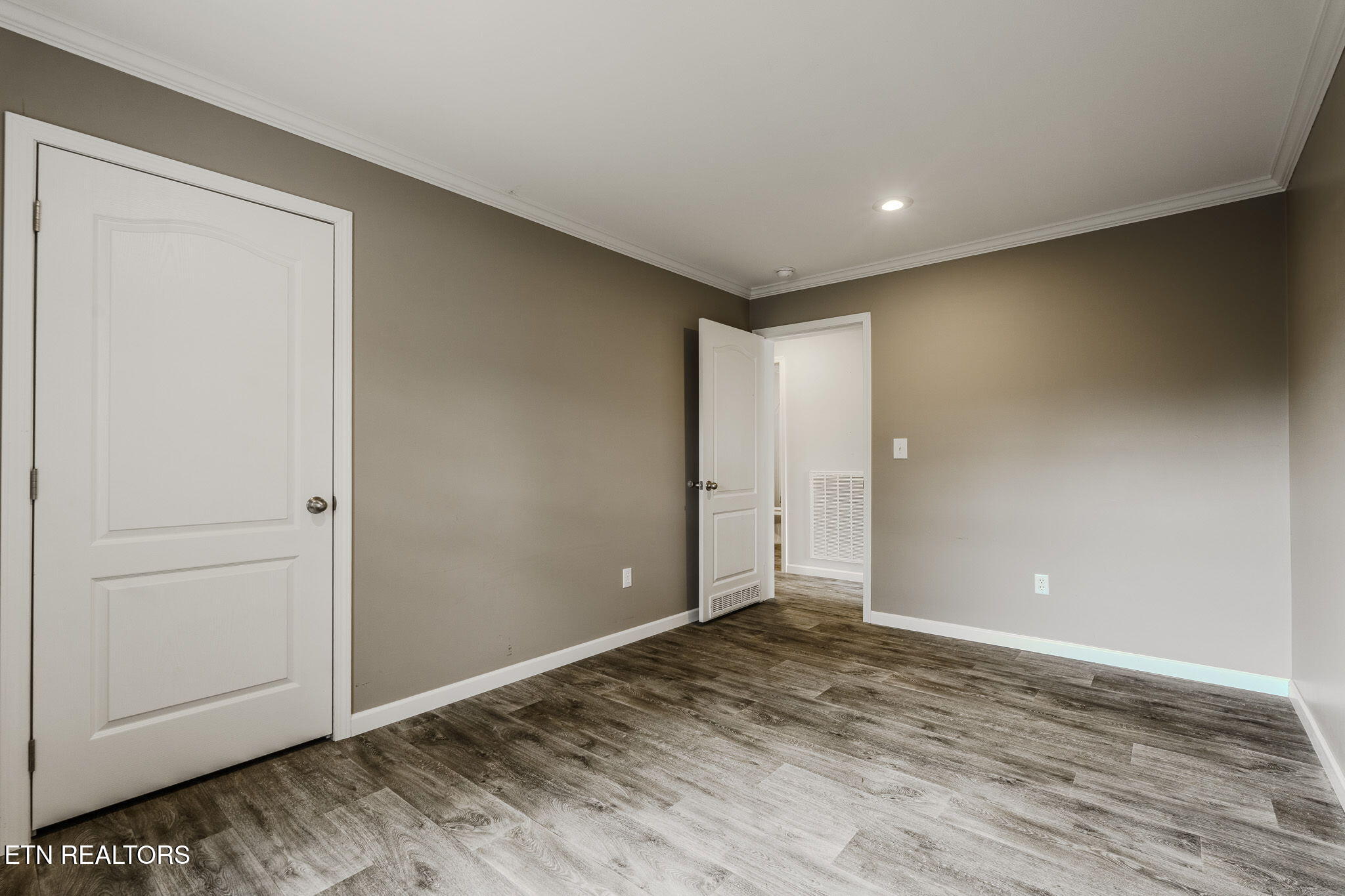 938 Mountain View Street Pigeon Forge TN 37863