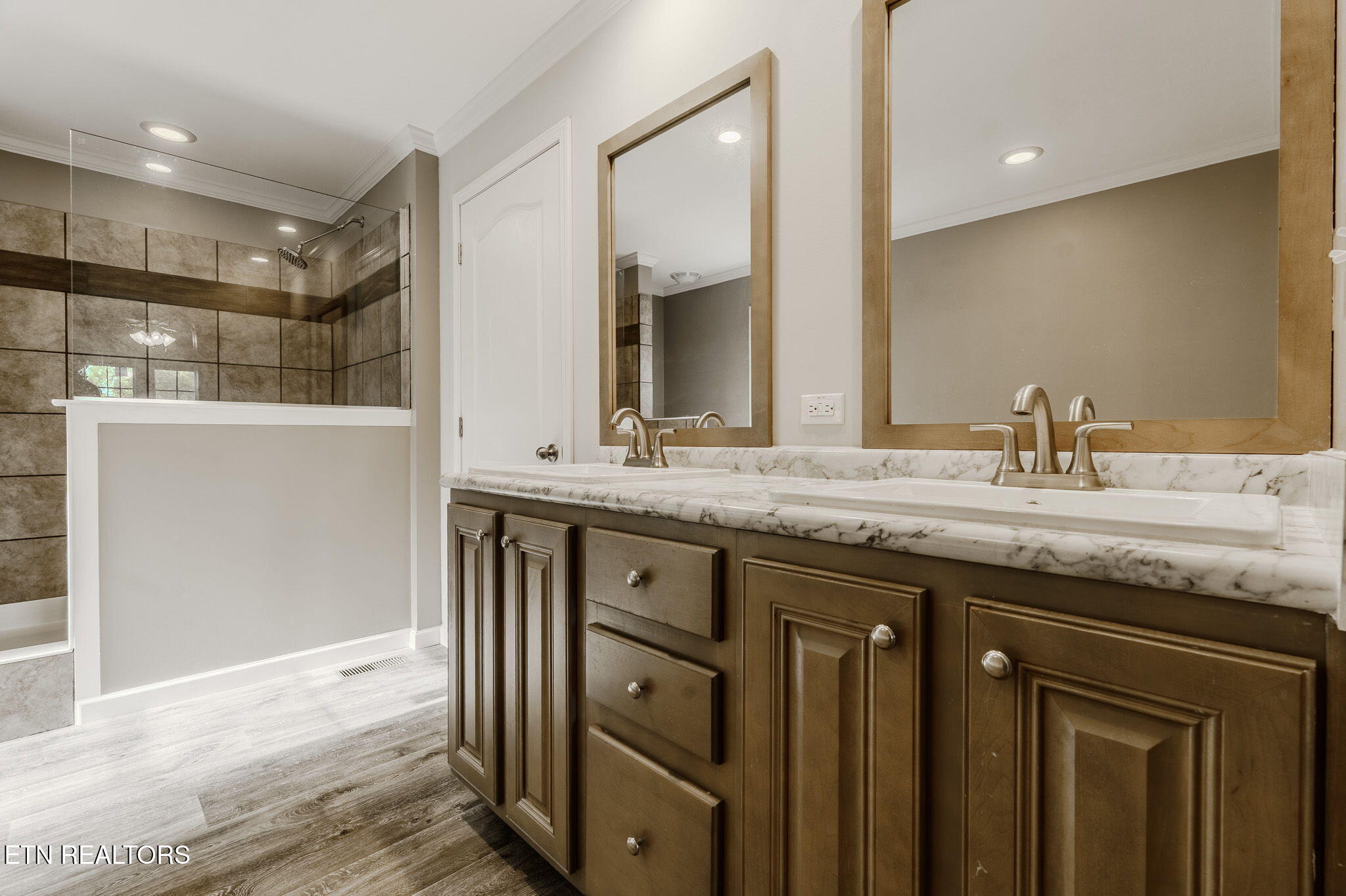 938 Mountain View Street Pigeon Forge TN 37863