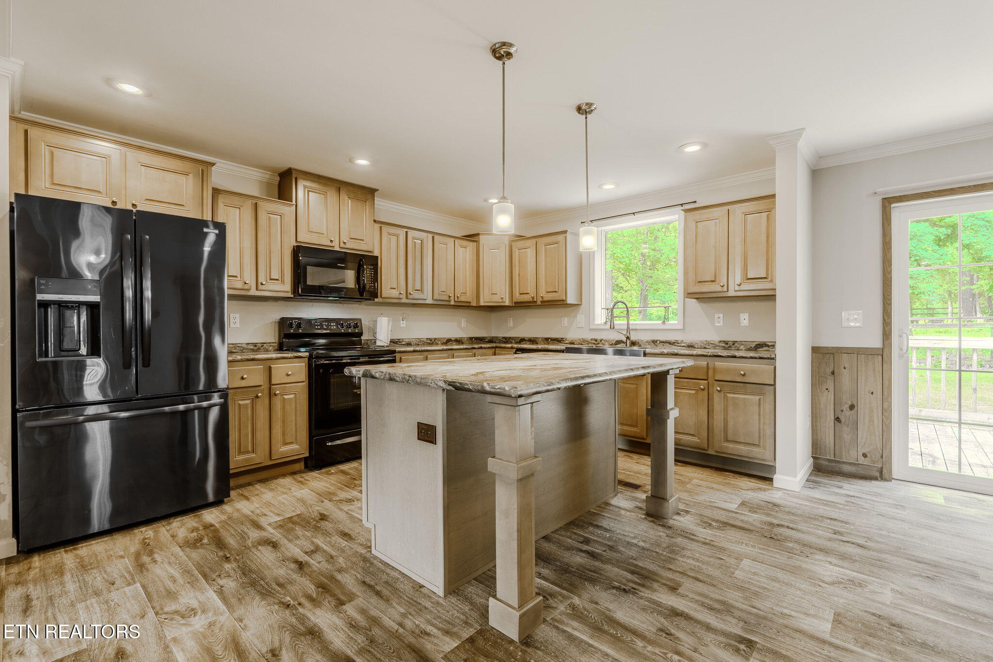 938 Mountain View Street Pigeon Forge TN 37863