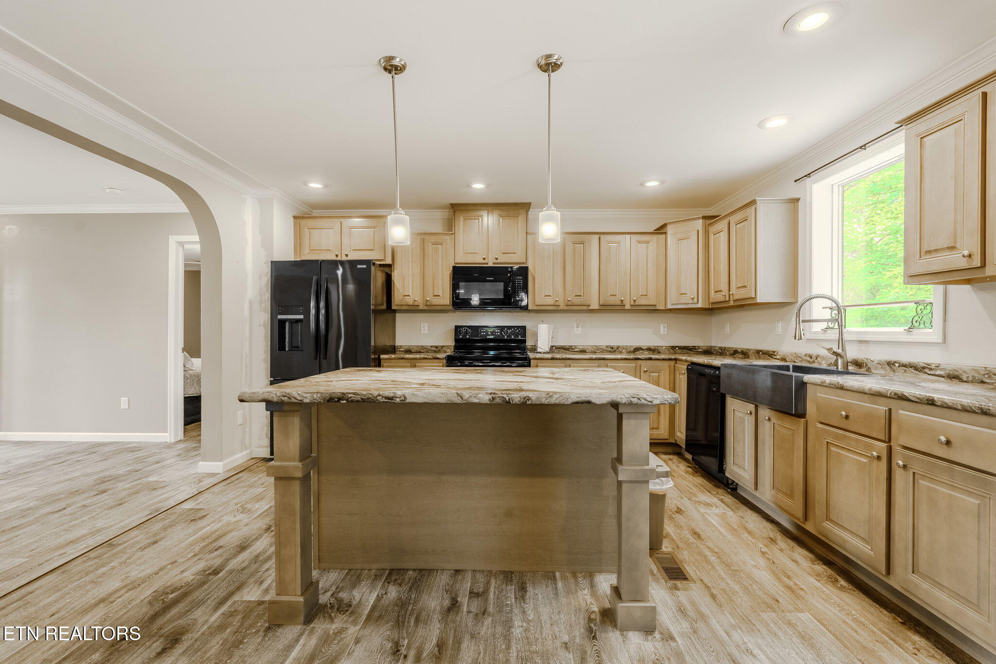 938 Mountain View Street Pigeon Forge TN 37863