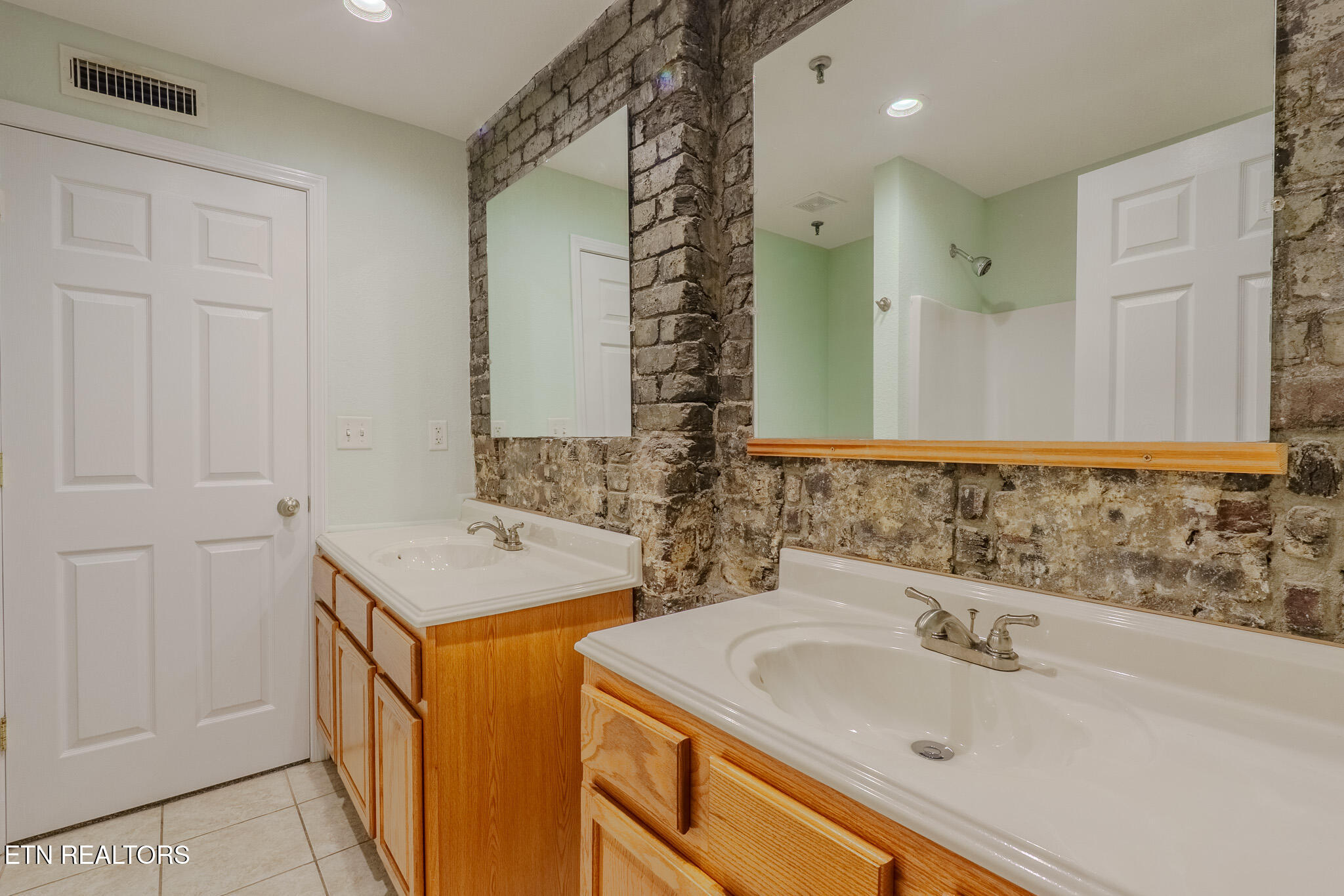 105 W Jackson Avenue Knoxville TN 37902