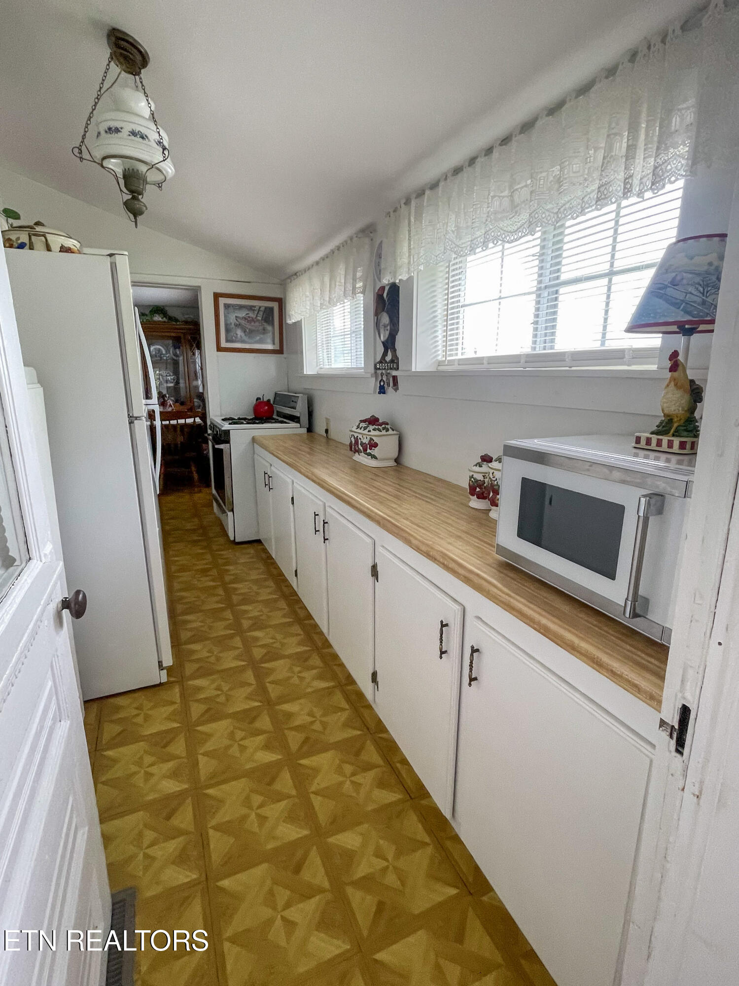 1960 Leffle Webb Road Crossville TN 38572