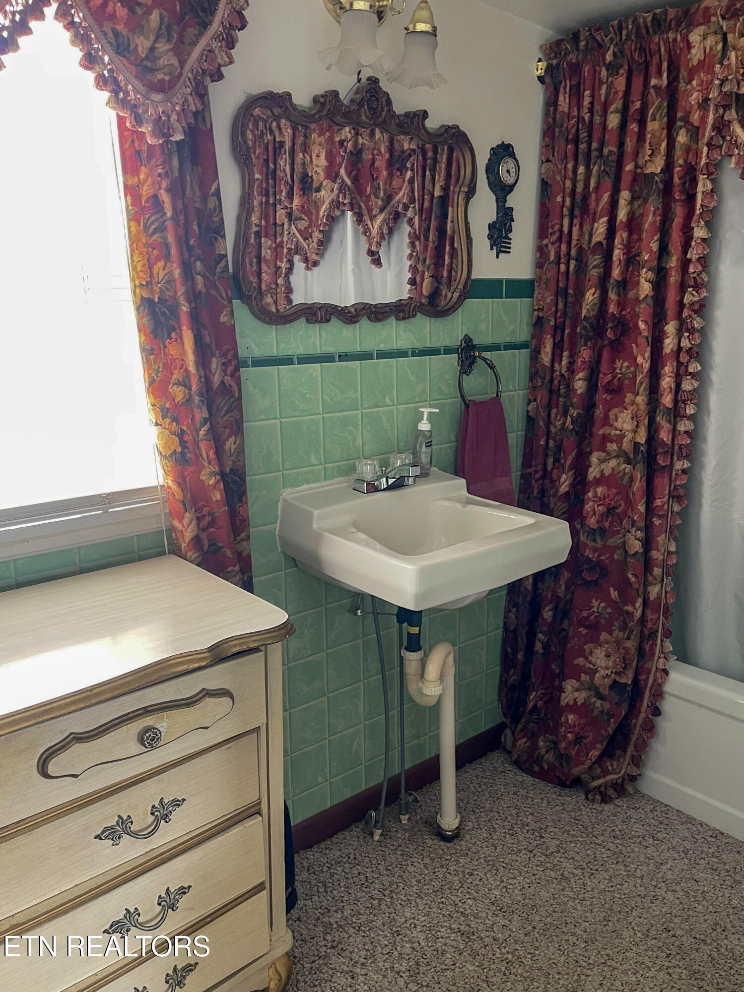 1960 Leffle Webb Road Crossville TN 38572