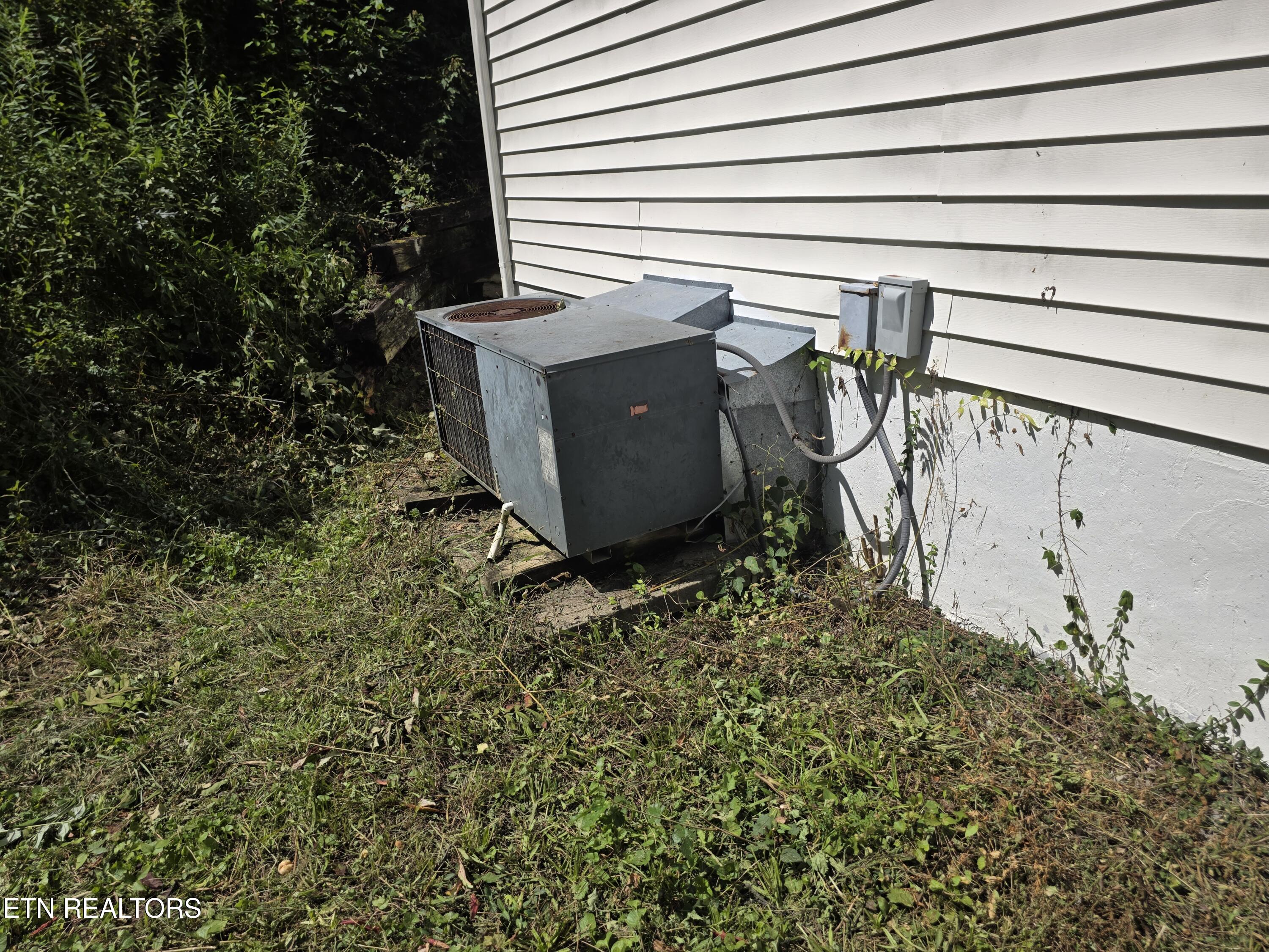 1115 Back Valley Road Lafollette TN 37766