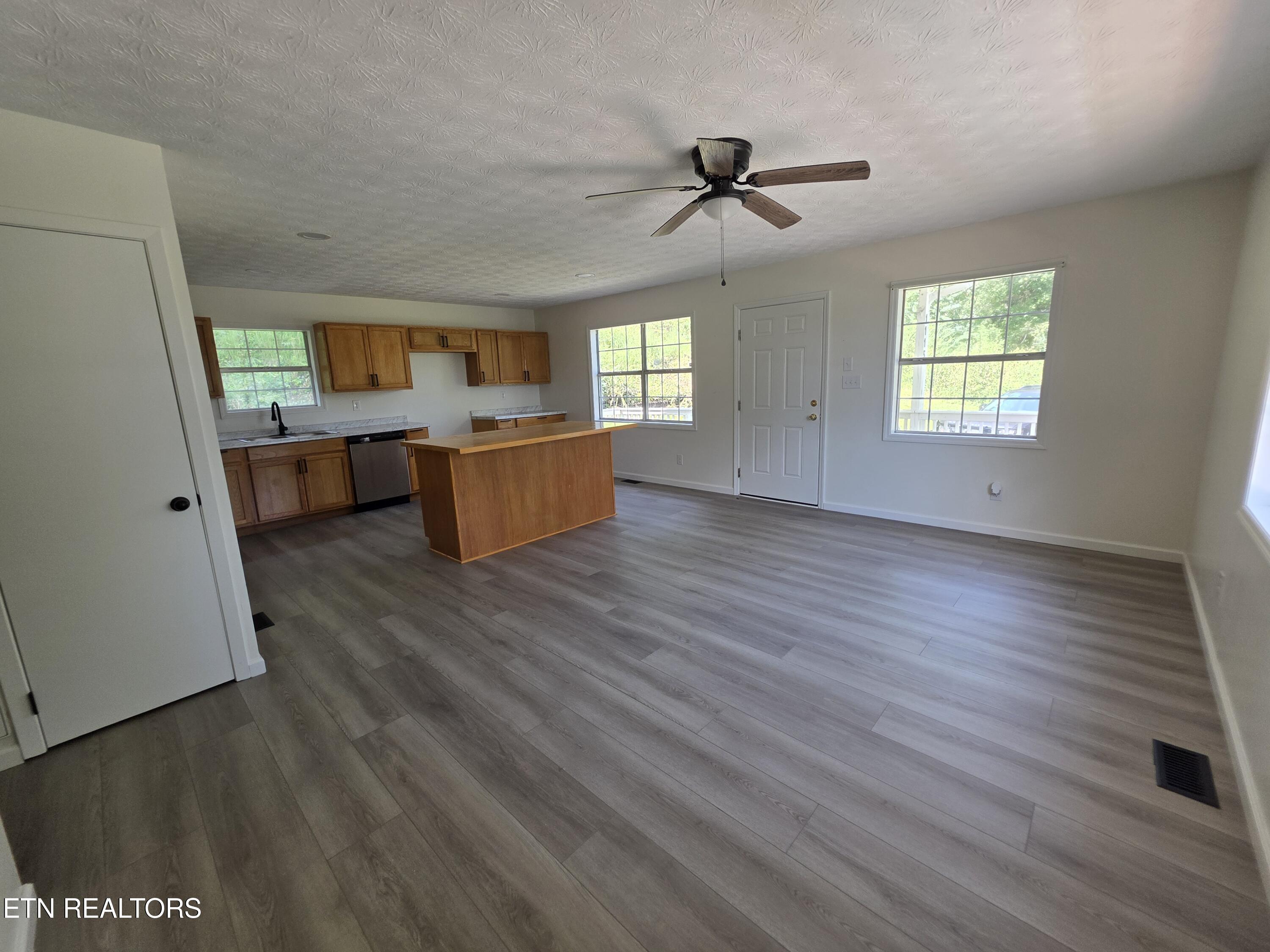 1115 Back Valley Road Lafollette TN 37766