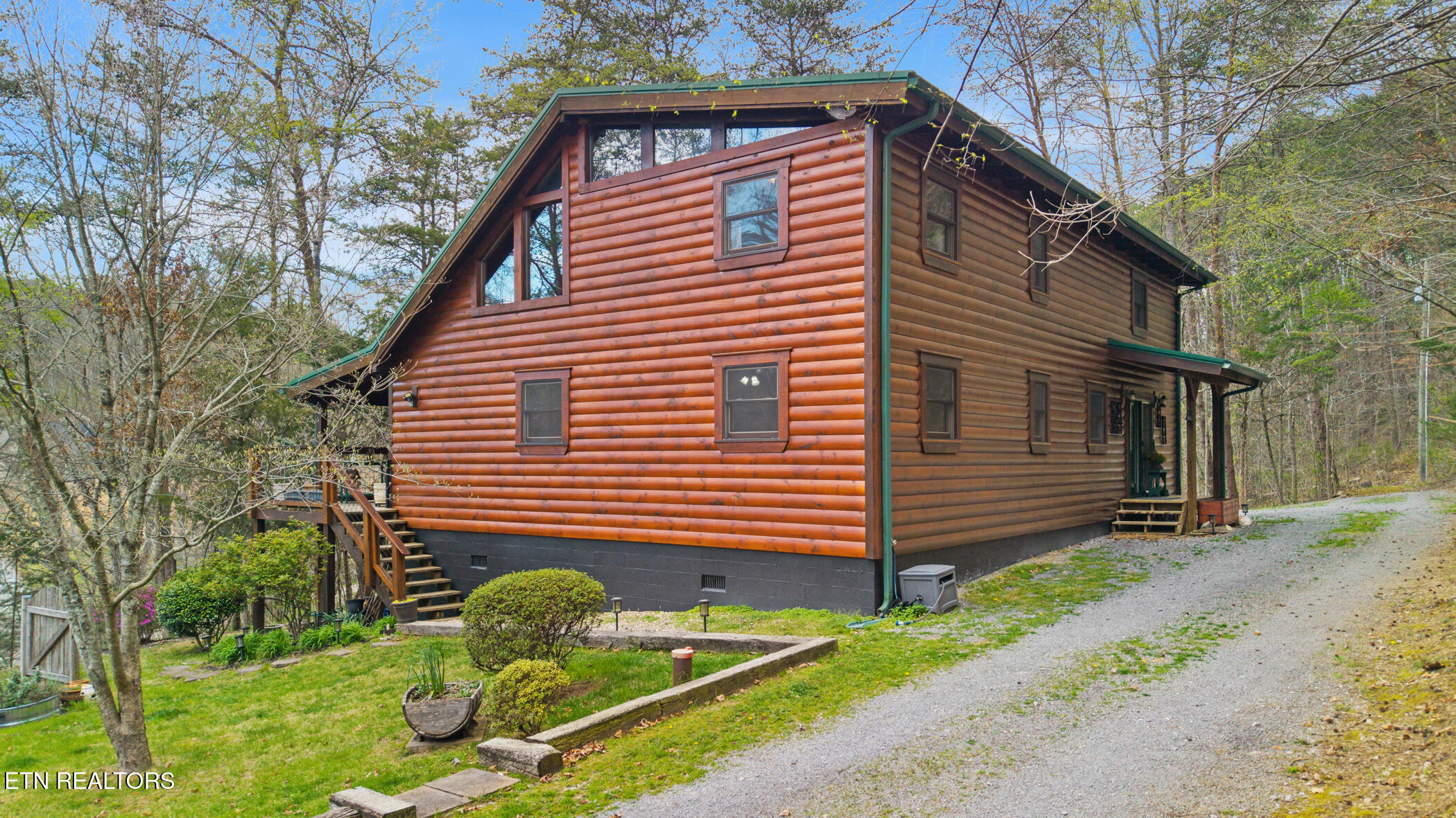 1917 Lee Proffitt Way Sevierville TN 37876
