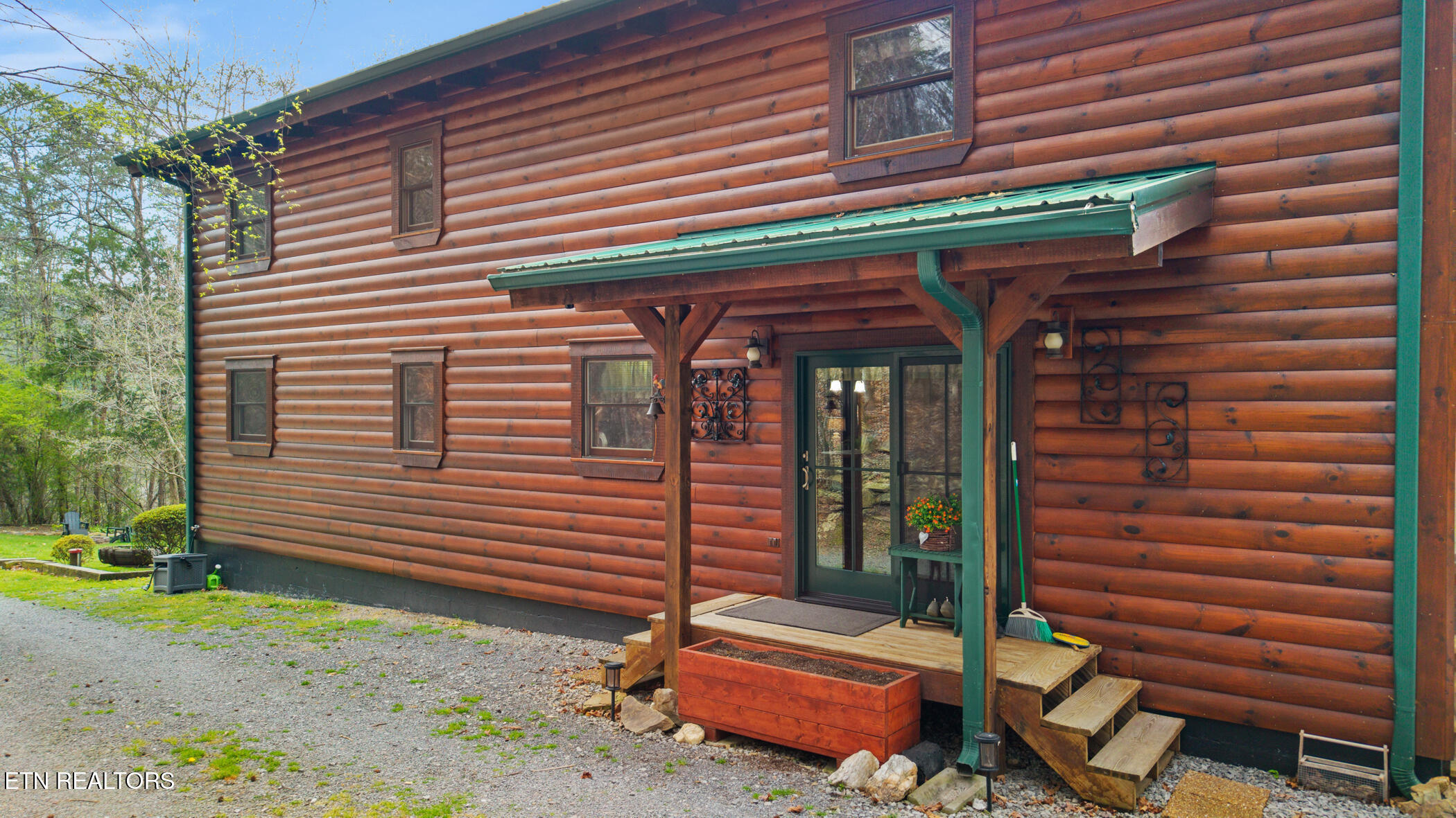 1917 Lee Proffitt Way Sevierville TN 37876