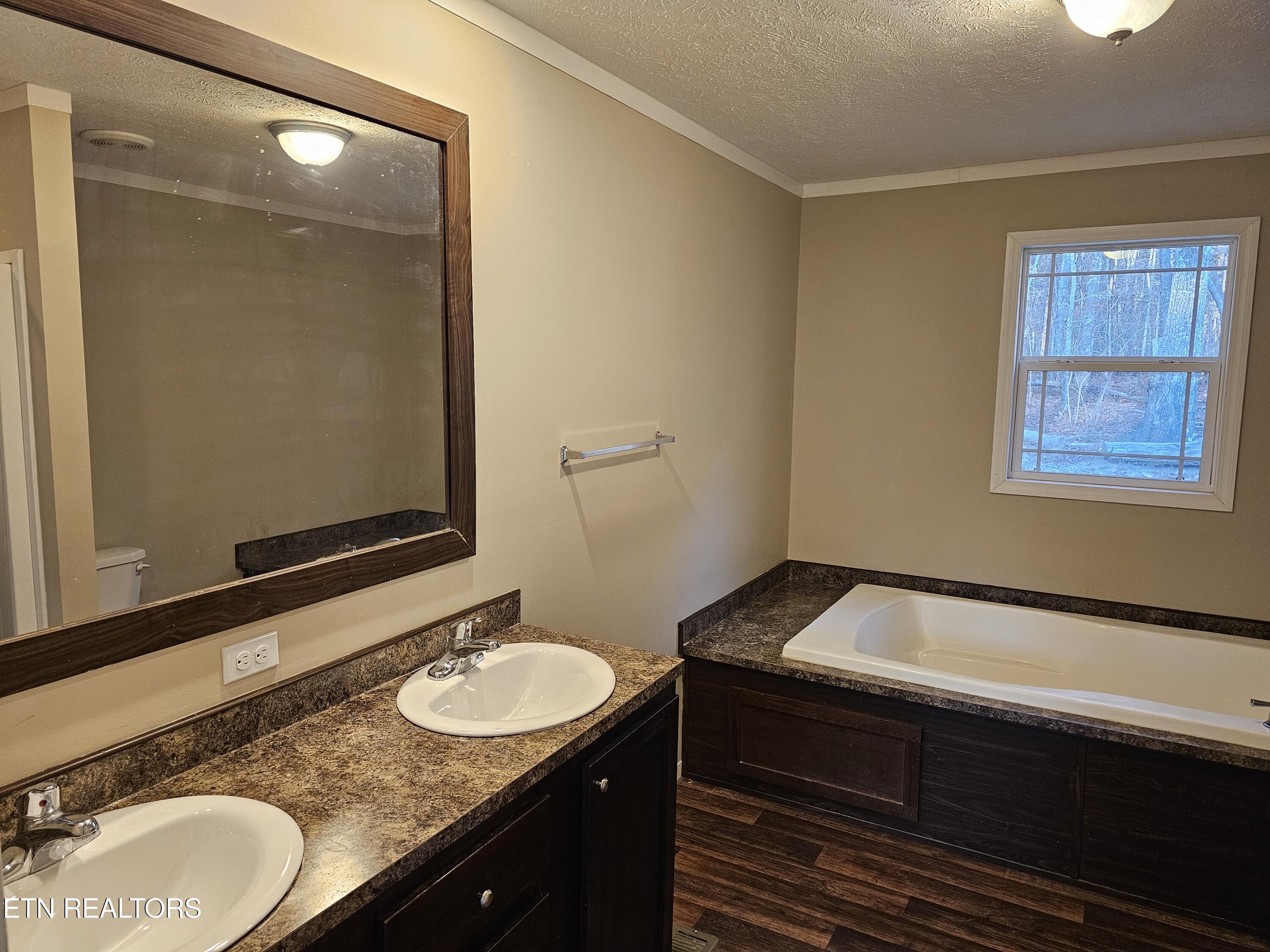 196 Red Hill Road Sunbright TN 37872