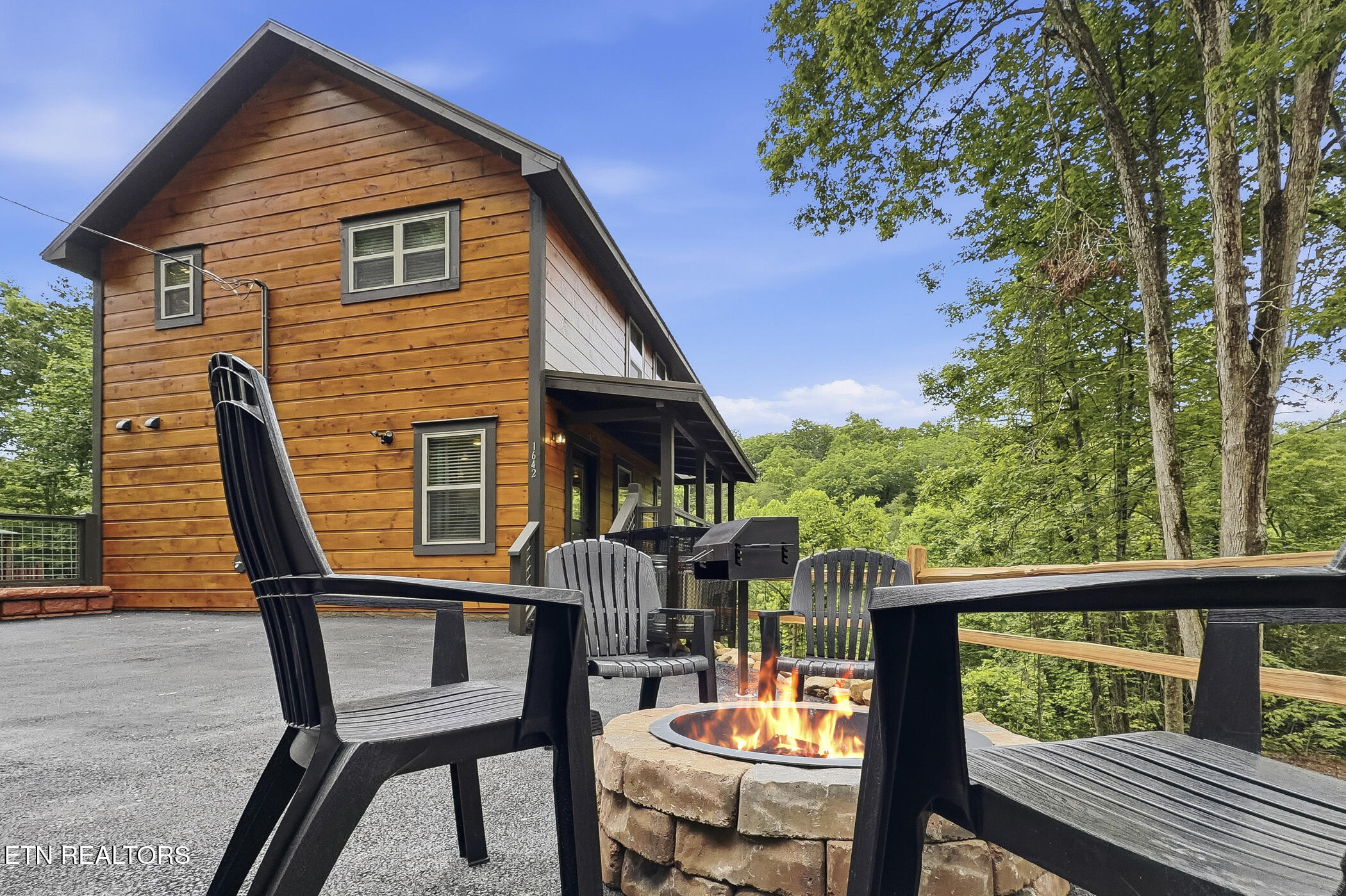 1642 Lake Drive Gatlinburg TN 37738