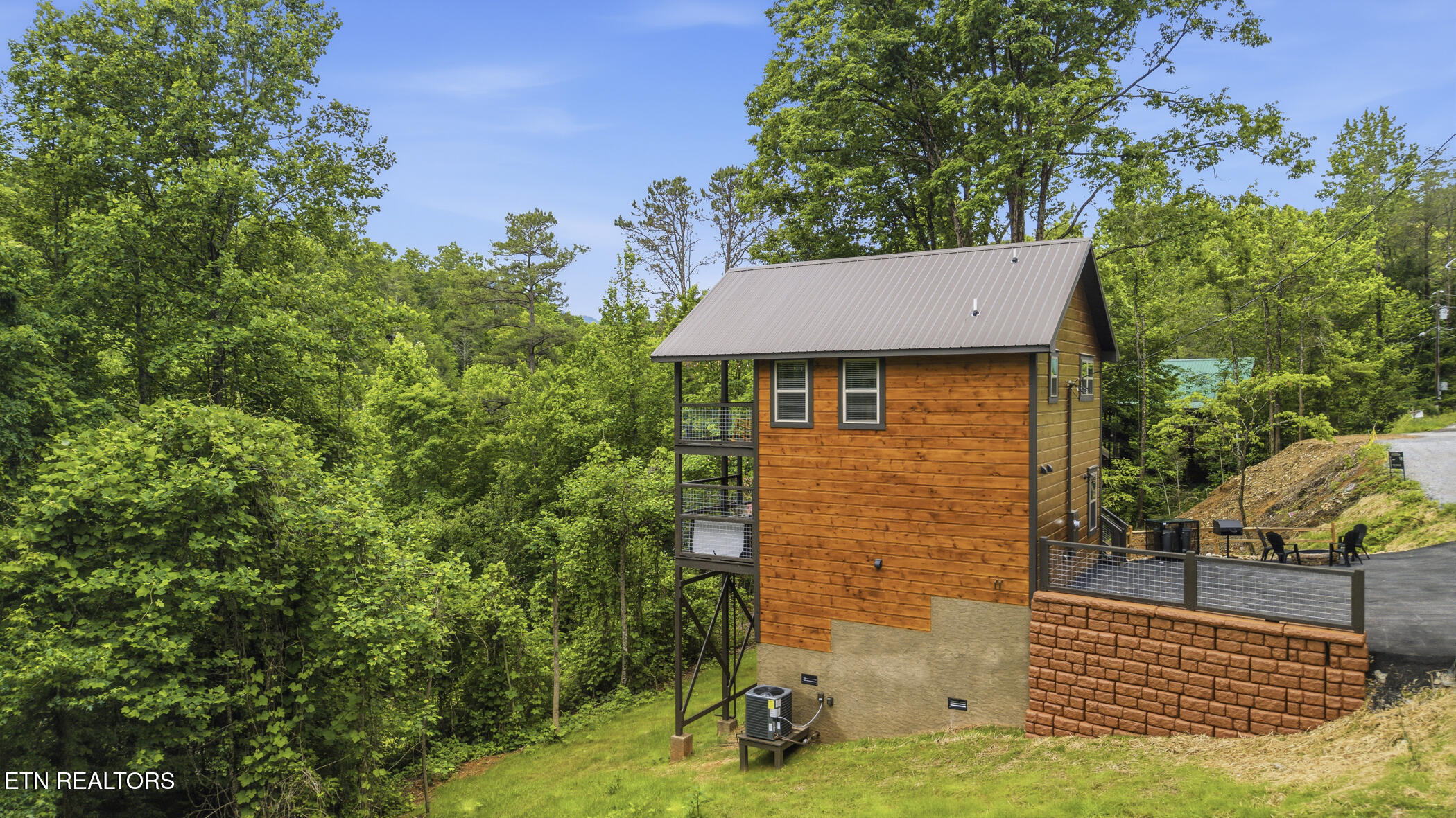 1642 Lake Drive Gatlinburg TN 37738