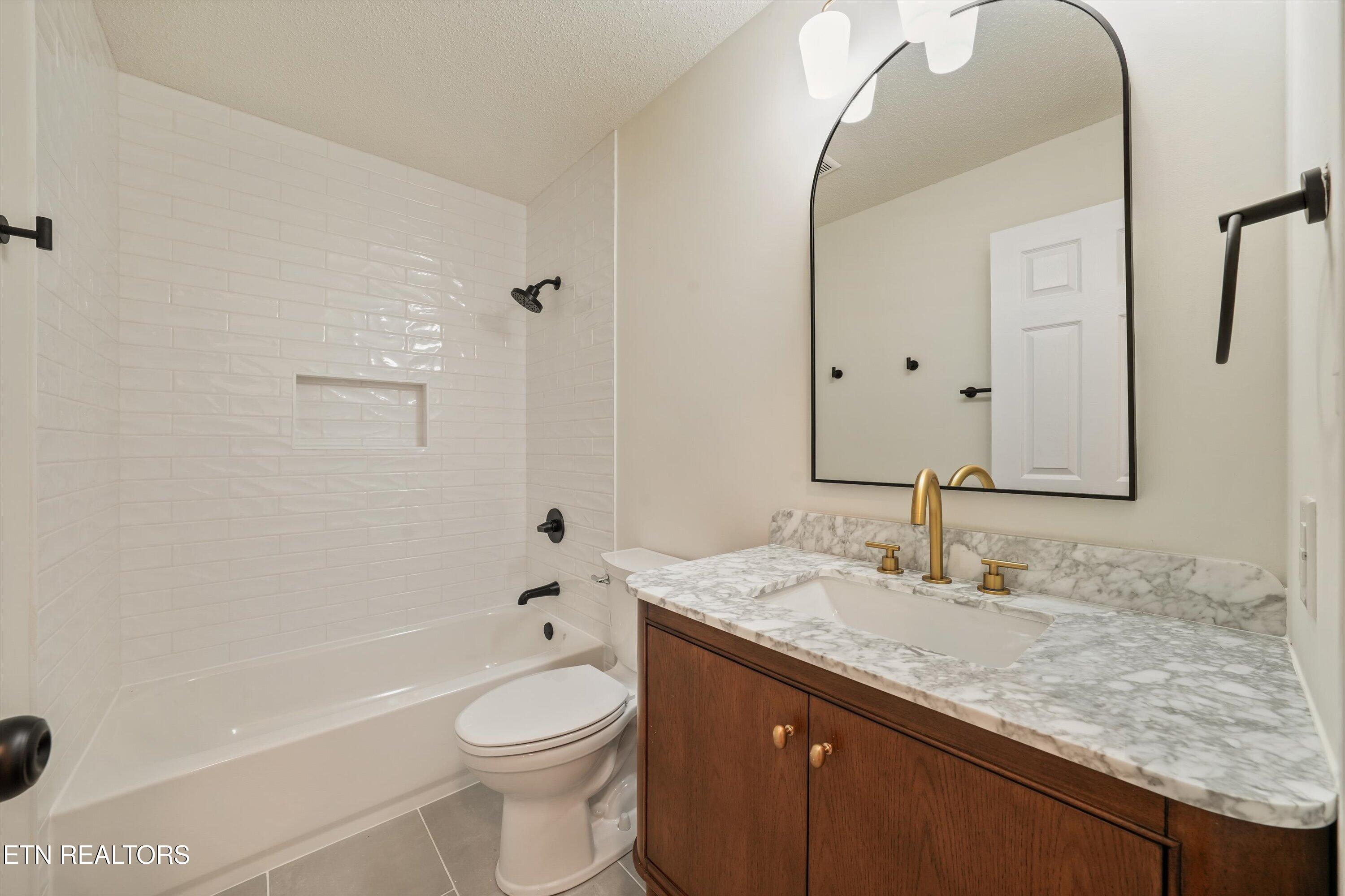433 Tanasi Way Loudon TN 37774