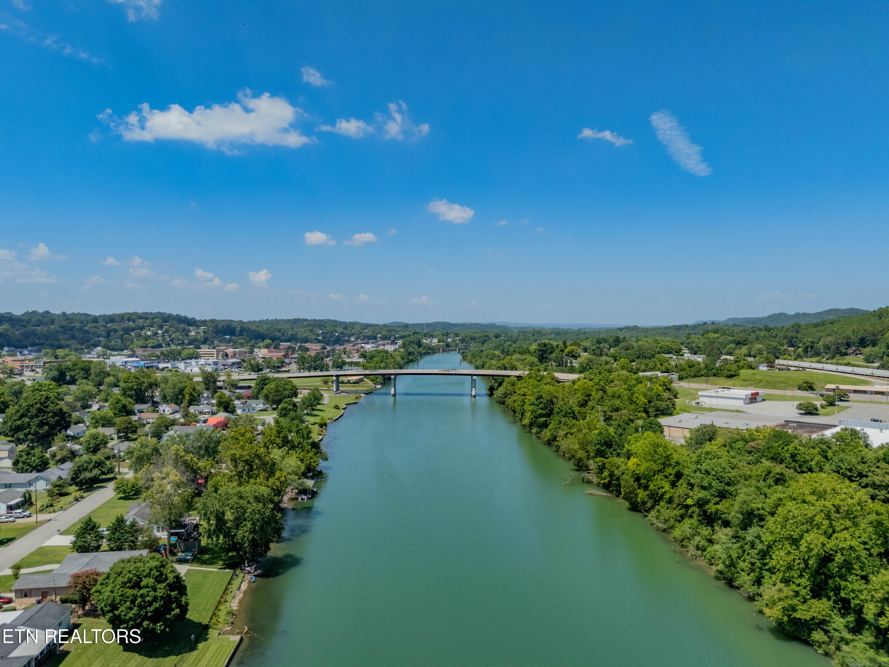 412 Woodland Drive Clinton TN 37716